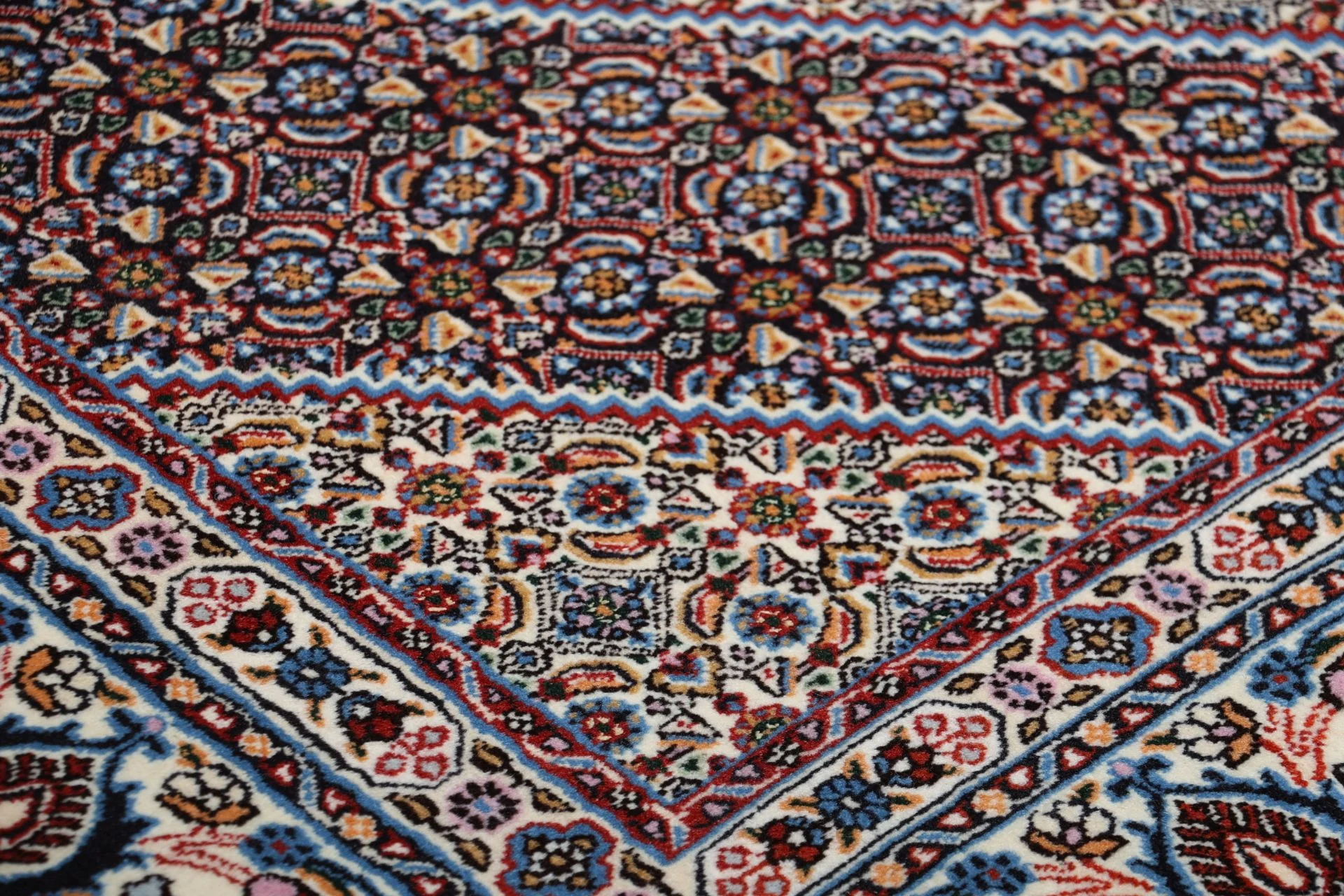 Moud Persian Rug 198 × 200 cm, Wool, hand-knotted