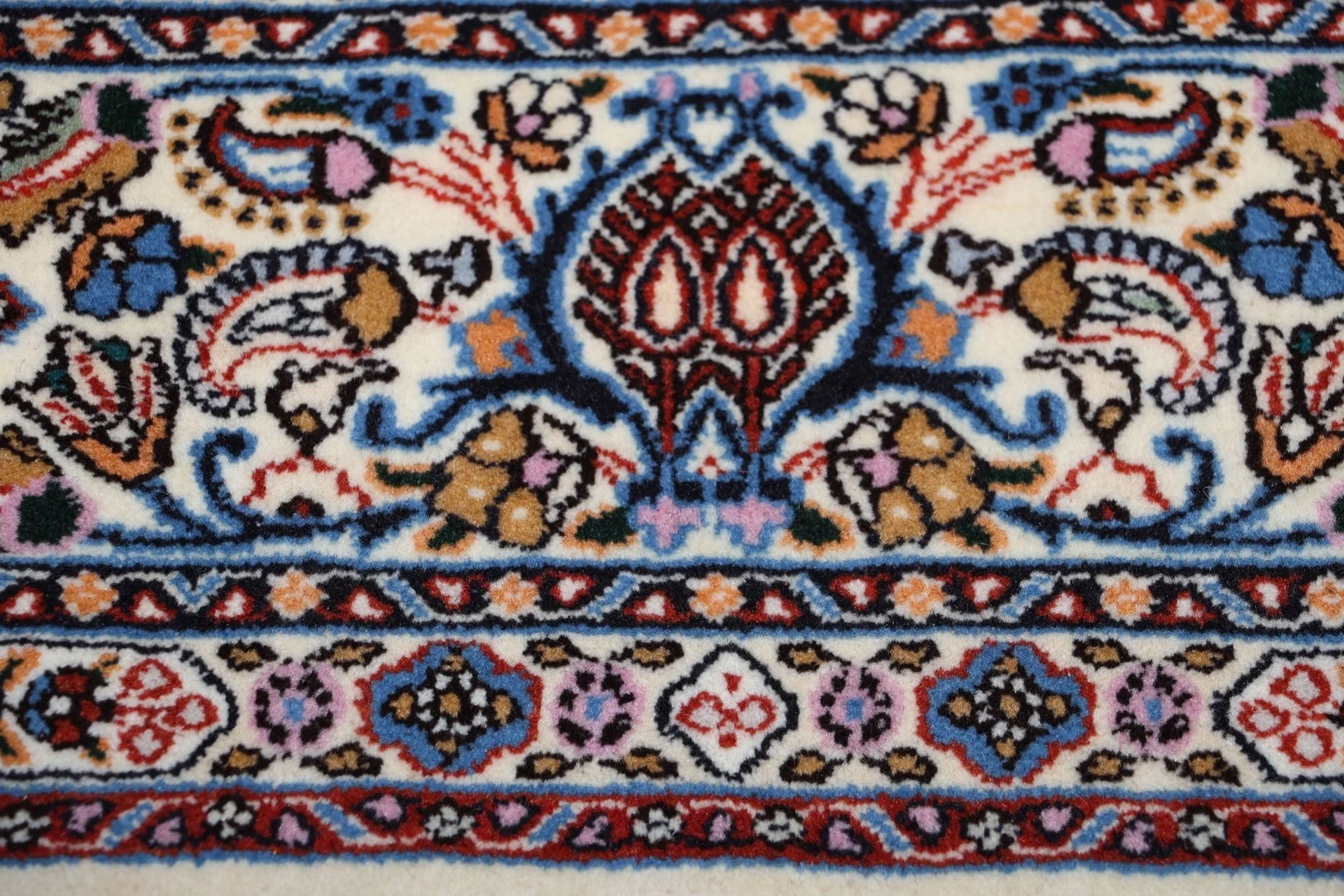Moud Persian Rug 198 × 200 cm, Wool, hand-knotted