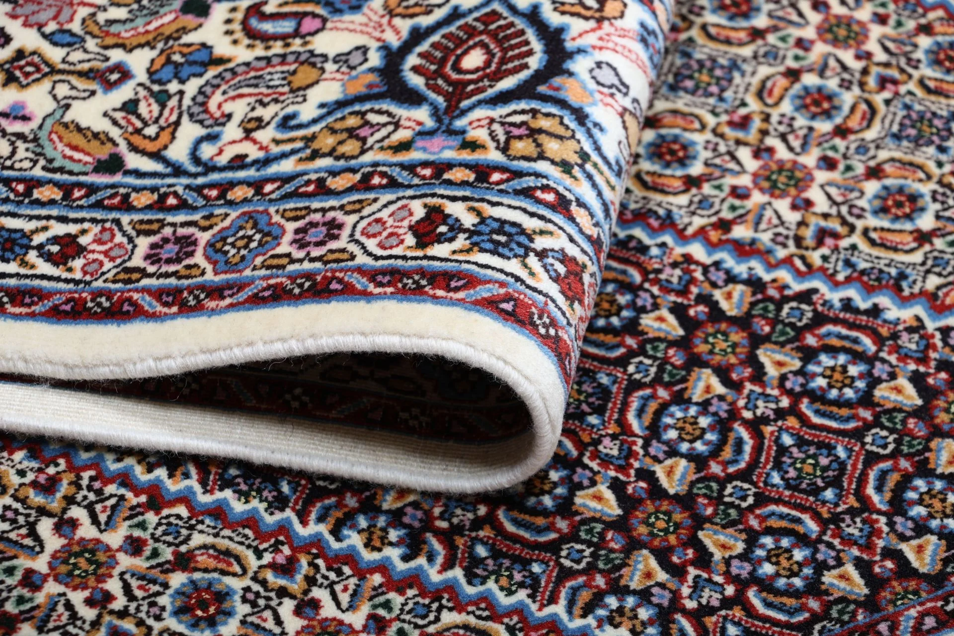 Moud Persian Rug 198 × 200 cm, Wool, hand-knotted