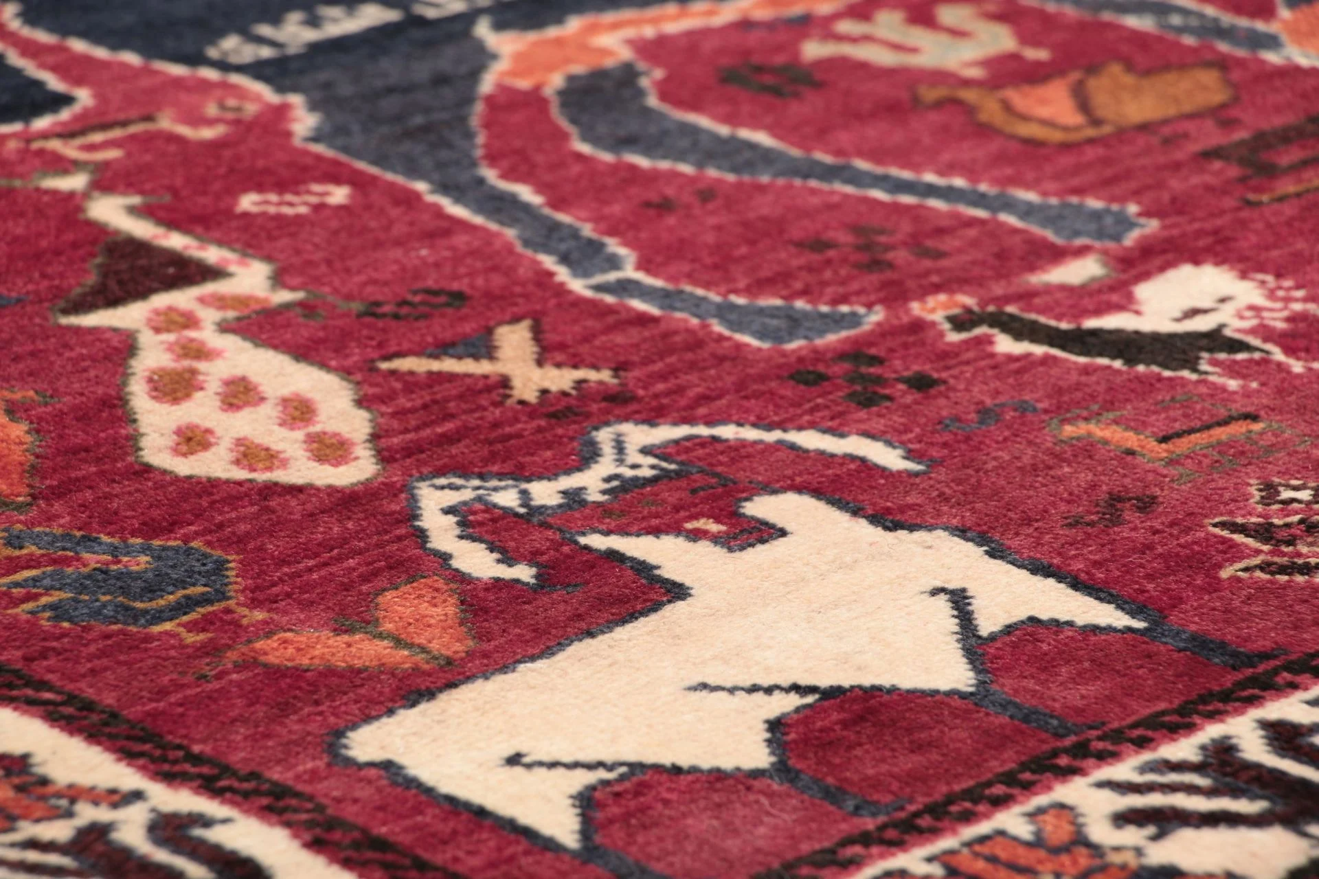 Hand-Knotted Wool Qashqai Persian Rug, 122 × 203 cm
