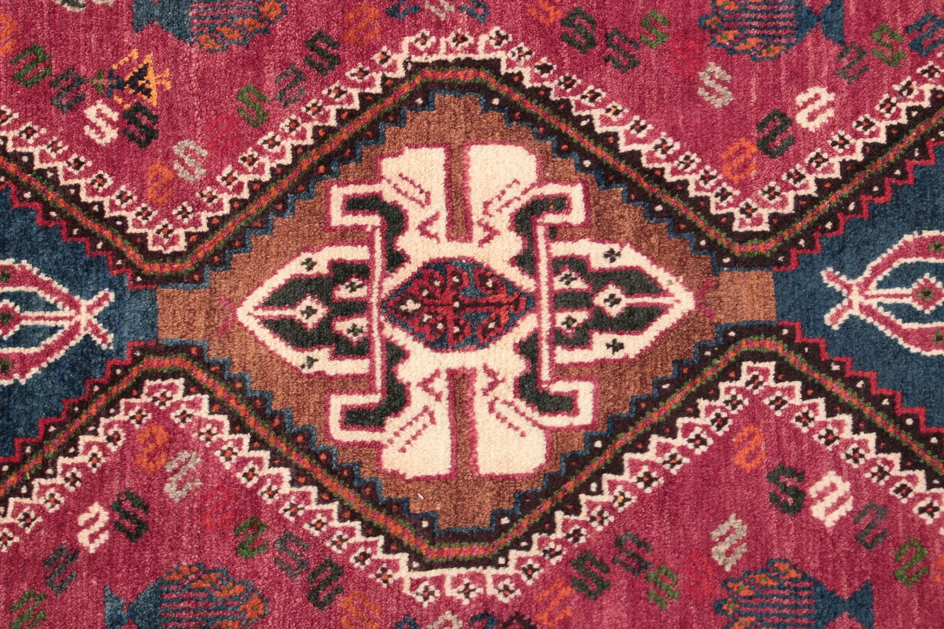 Qashqai Persian Rug 125 × 186 cm, Wool, hand-knotted