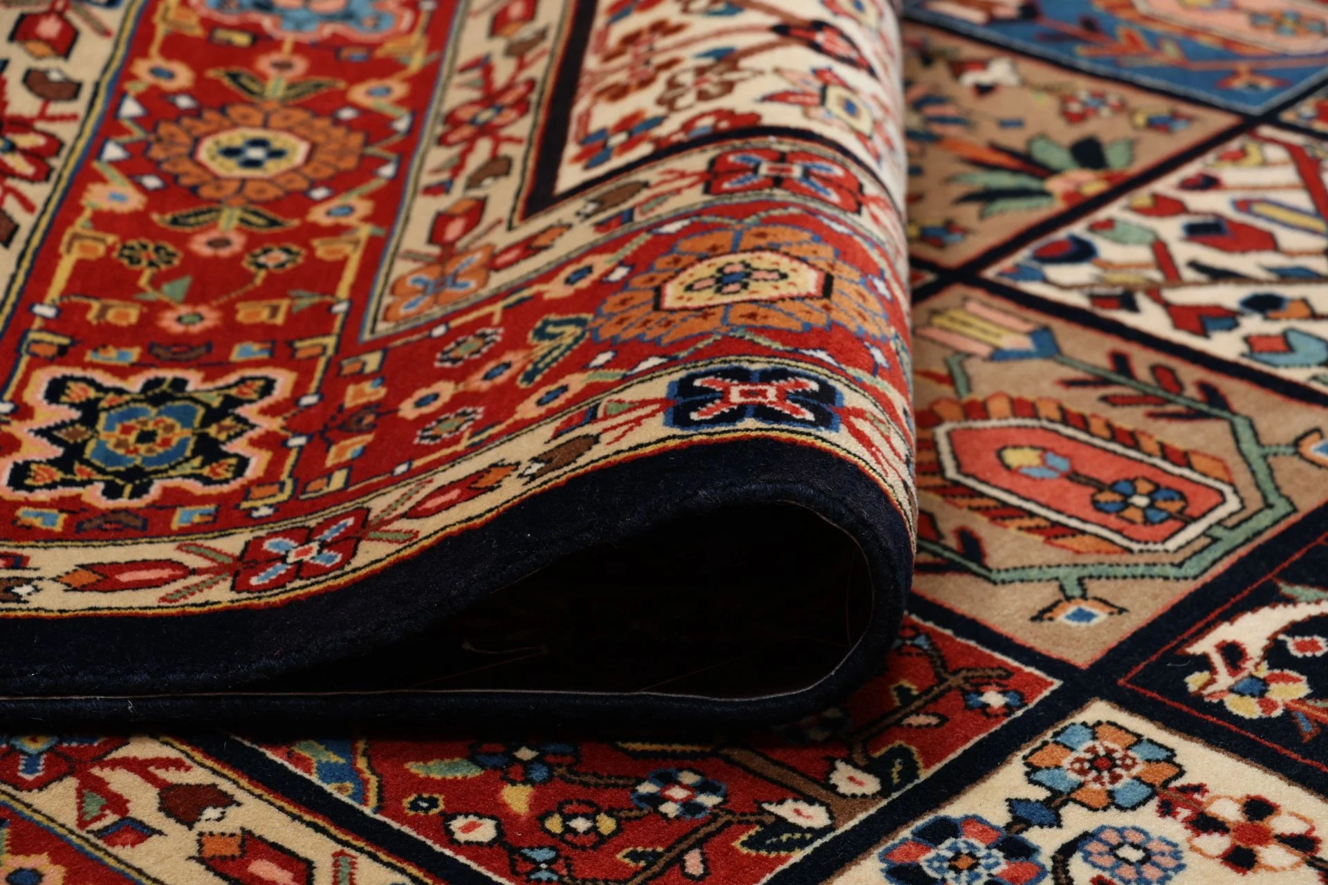 Bakhtiari Persian Rug — hand-knotted, 153 × 248 cm, Wool