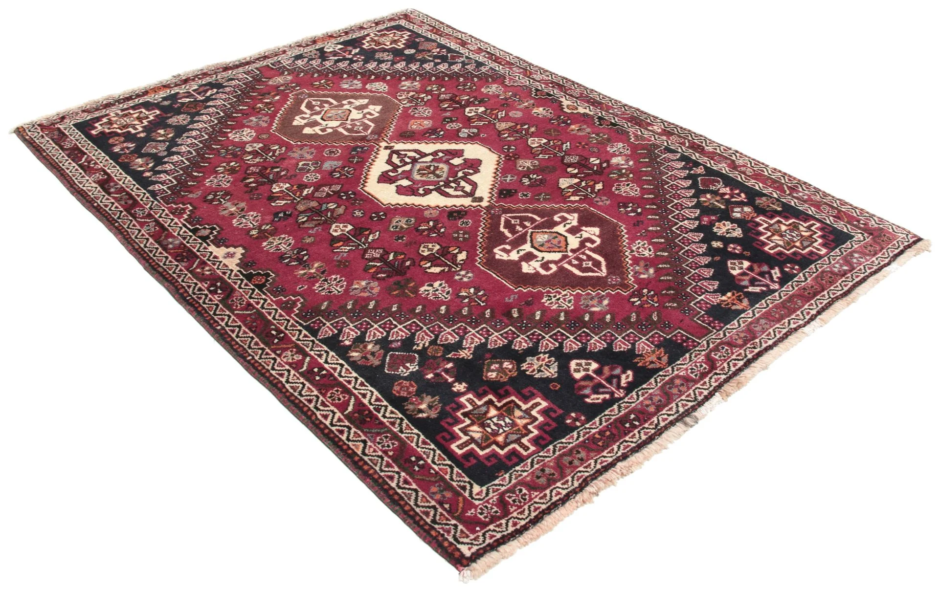 Qashqai Persian Rug 120 × 168 cm, Wool, hand-knotted