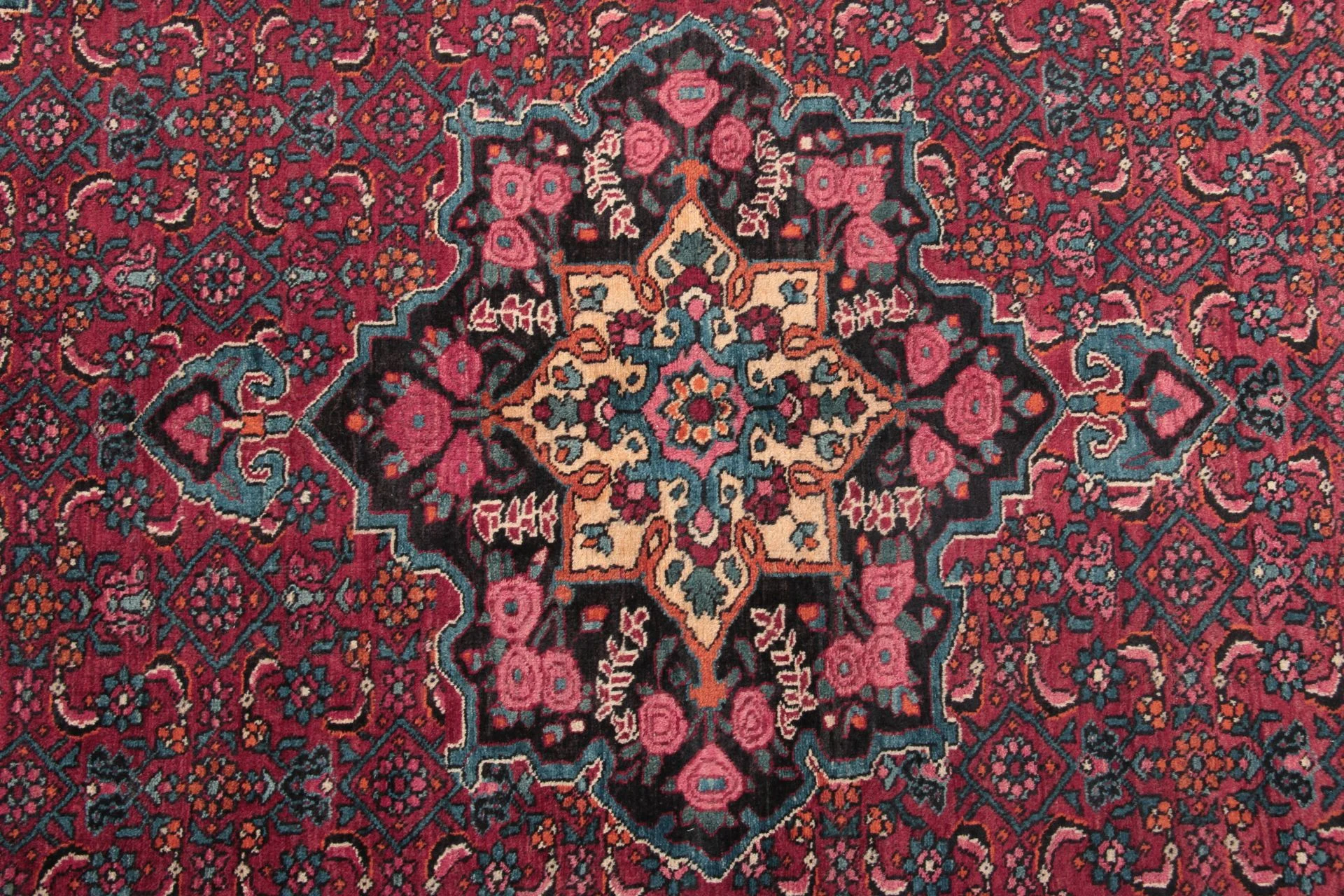 Hand-Knotted Wool Bijar Persian Rug, 135 × 203 cm