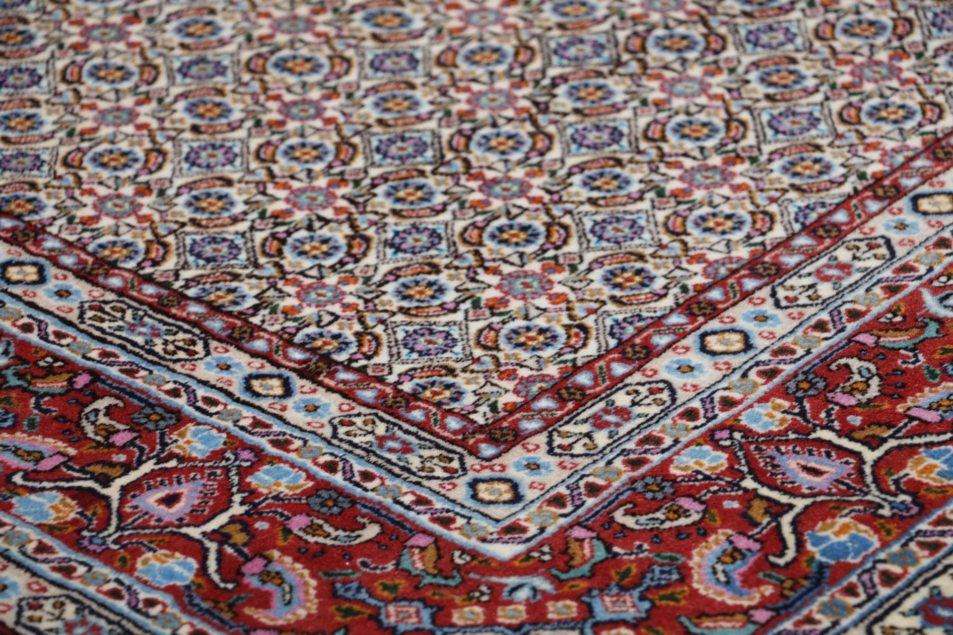 Moud Persian Rug — hand-knotted, 160 × 235 cm, Wool
