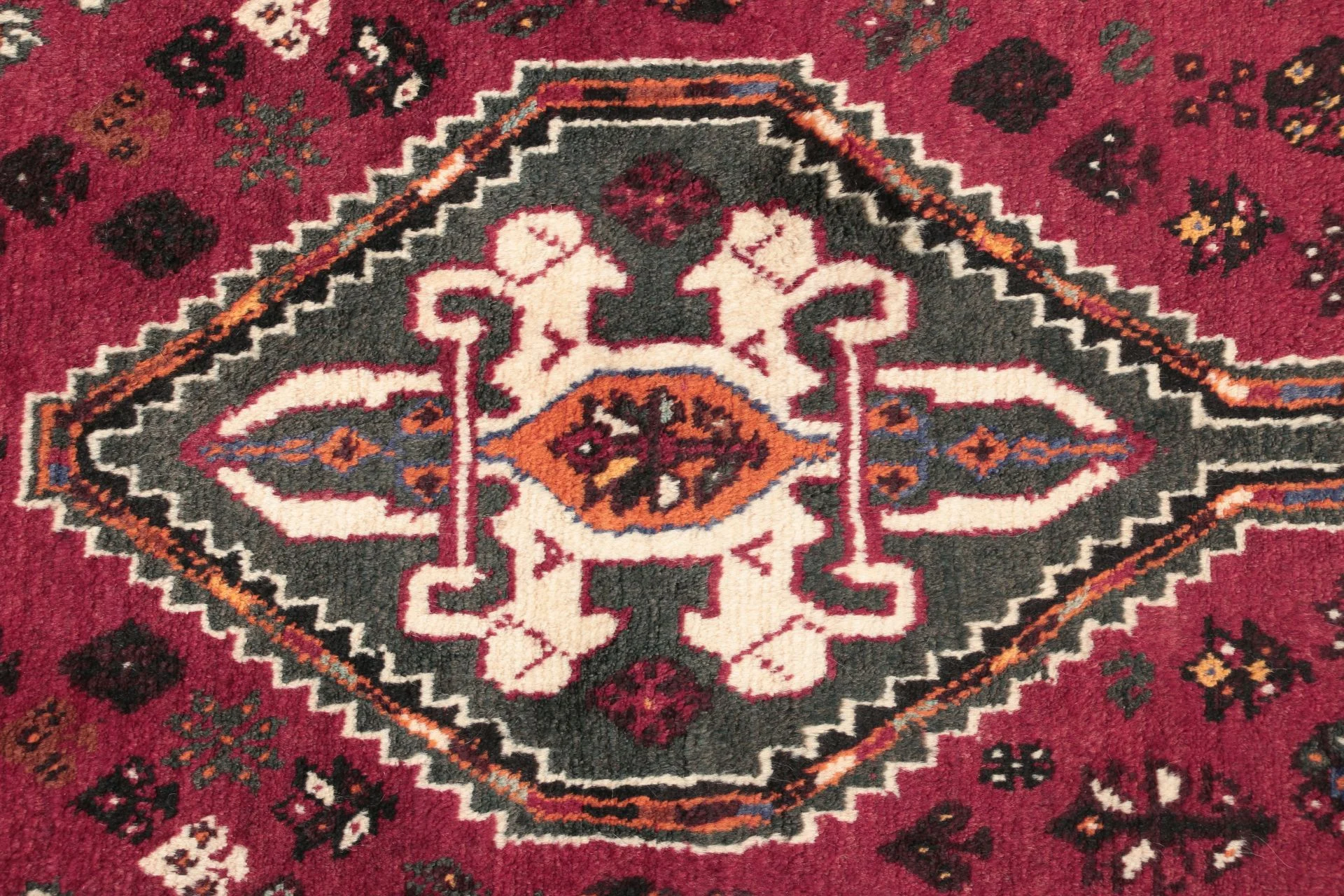 Hand-Knotted Wool Qashqai Persian Rug, 120 × 177 cm