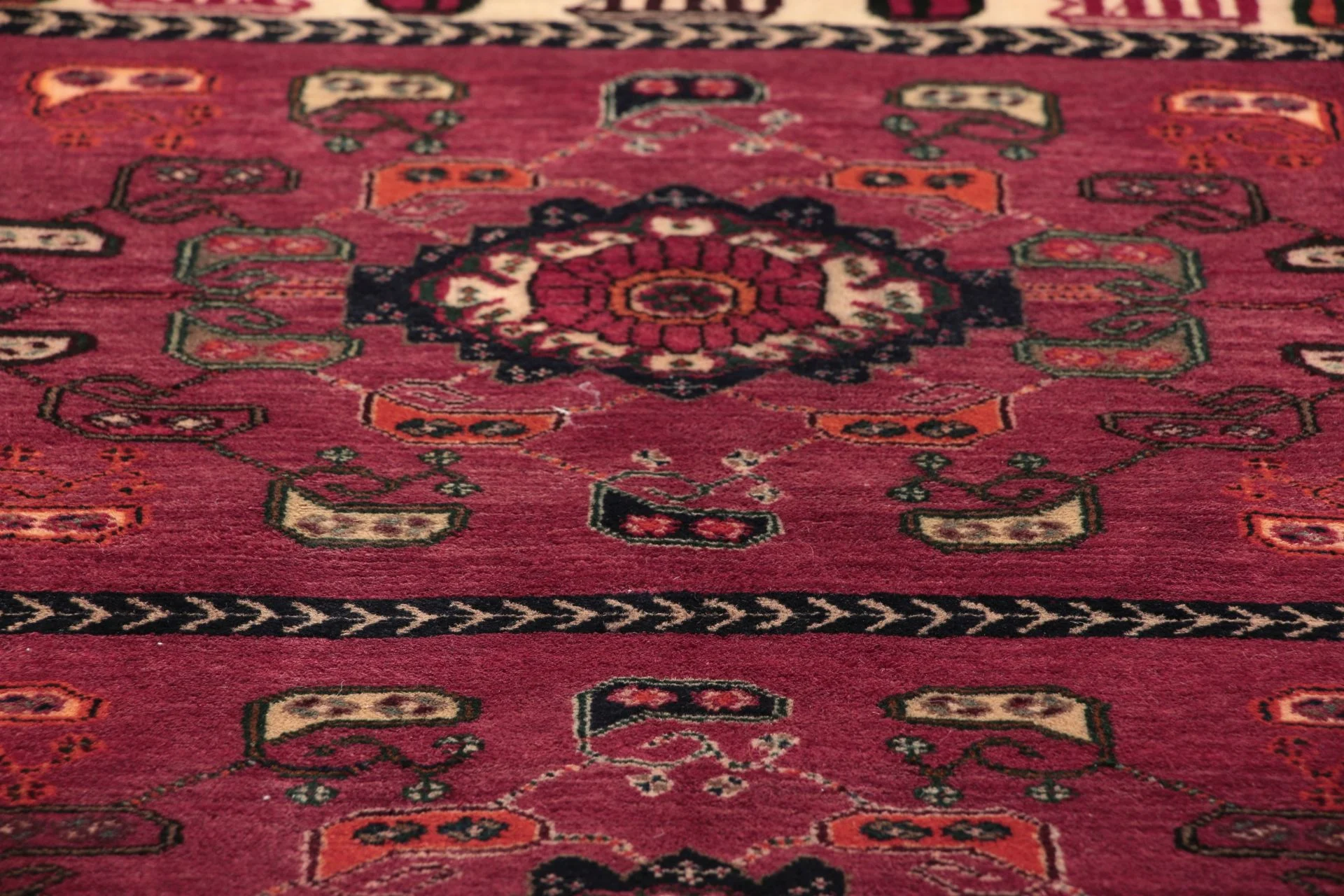 Qashqai Persian Rug — hand-knotted, 150 × 195 cm, Wool