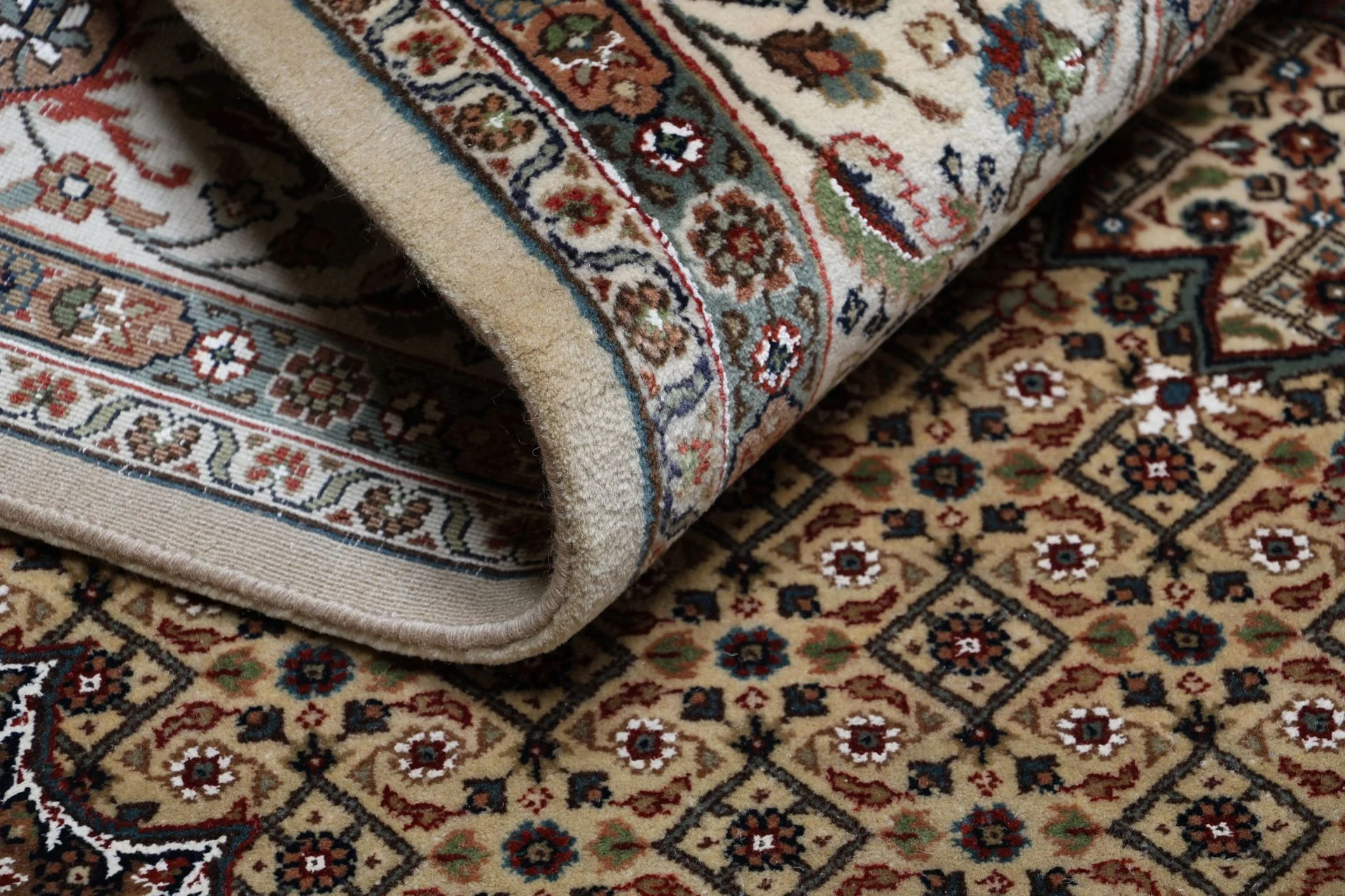 Moud Indian Rug — hand-knotted, 200 × 249 cm, Wool