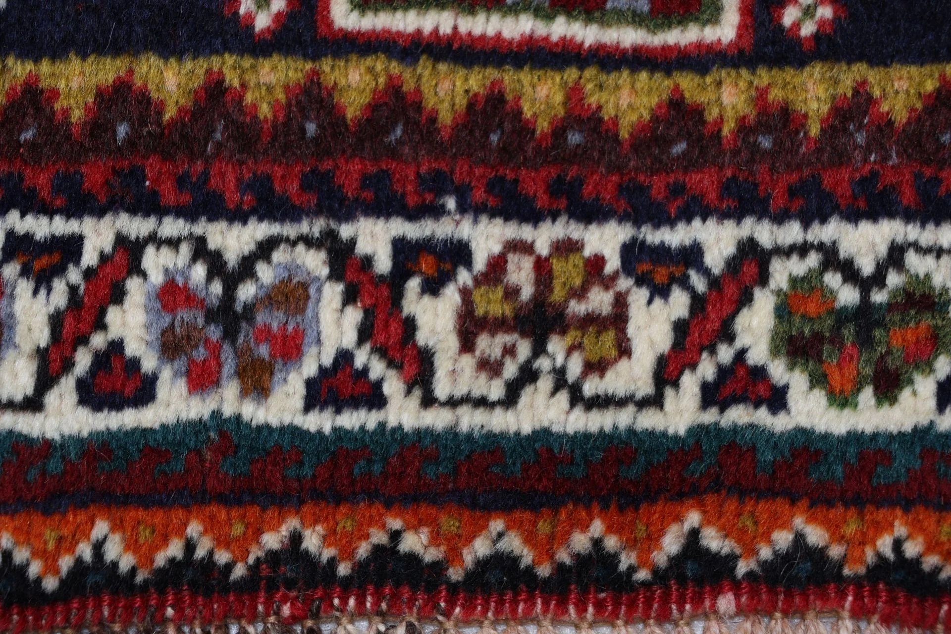 Shiraz Persian Rug 157 × 245 cm, Wool, hand-knotted