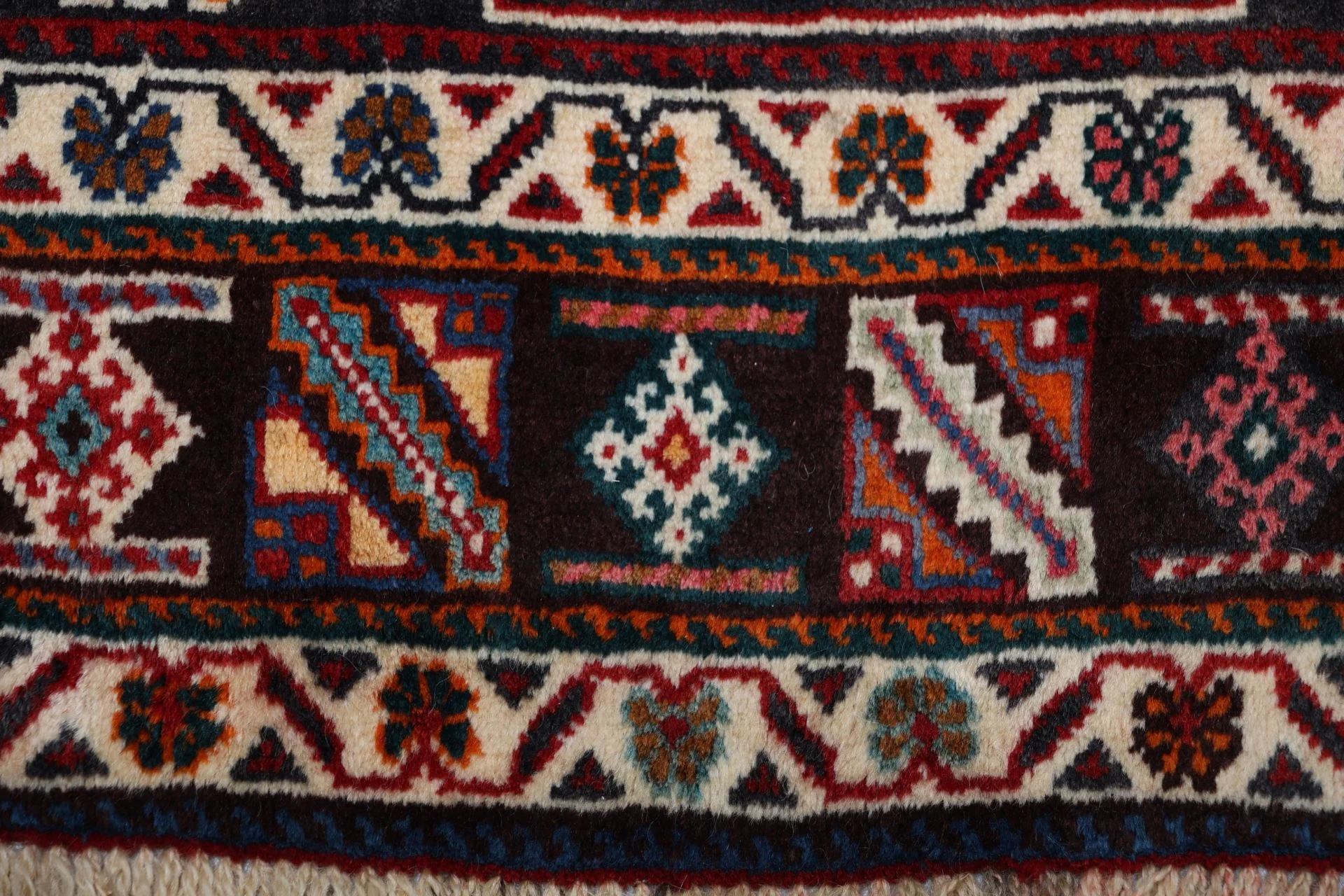 Shiraz Persian Rug — hand-knotted, 155 × 257 cm, Wool