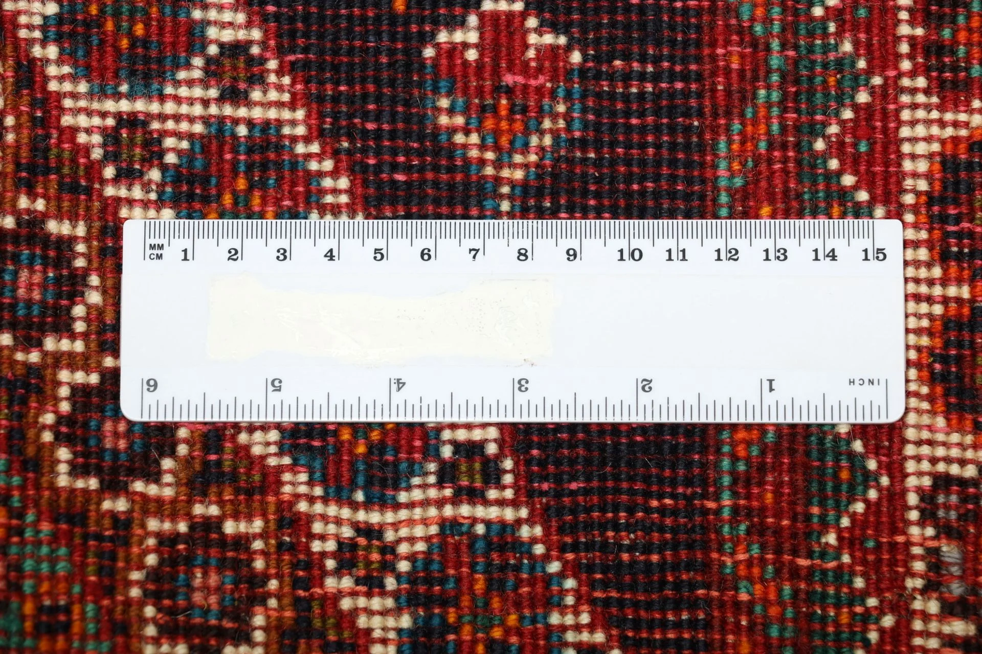 Hand-Knotted Wool Shiraz Persian Rug, 160 × 226 cm