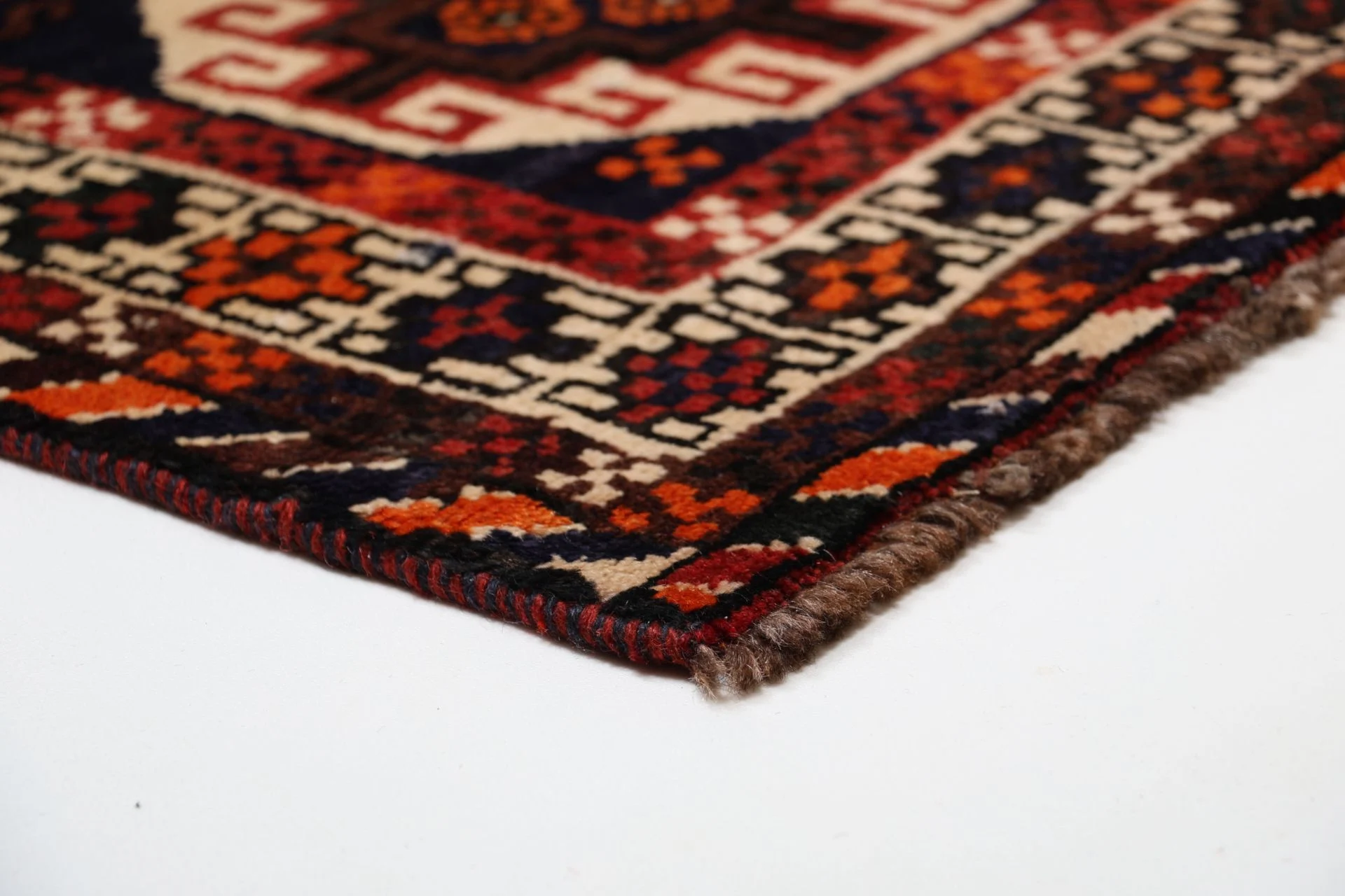 Hand-Knotted Wool Shiraz Persian Rug, 155 × 255 cm