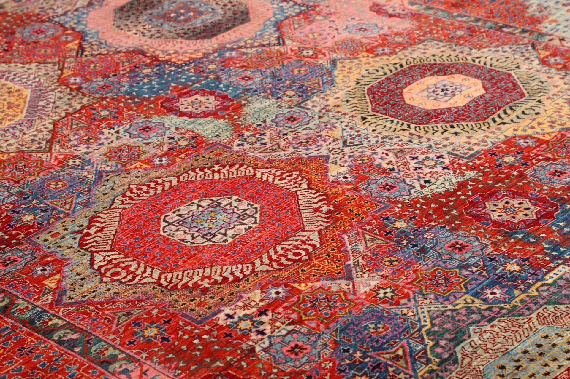 Mamluk Pakistani Rug — hand-knotted, 199 × 295 cm, Wool