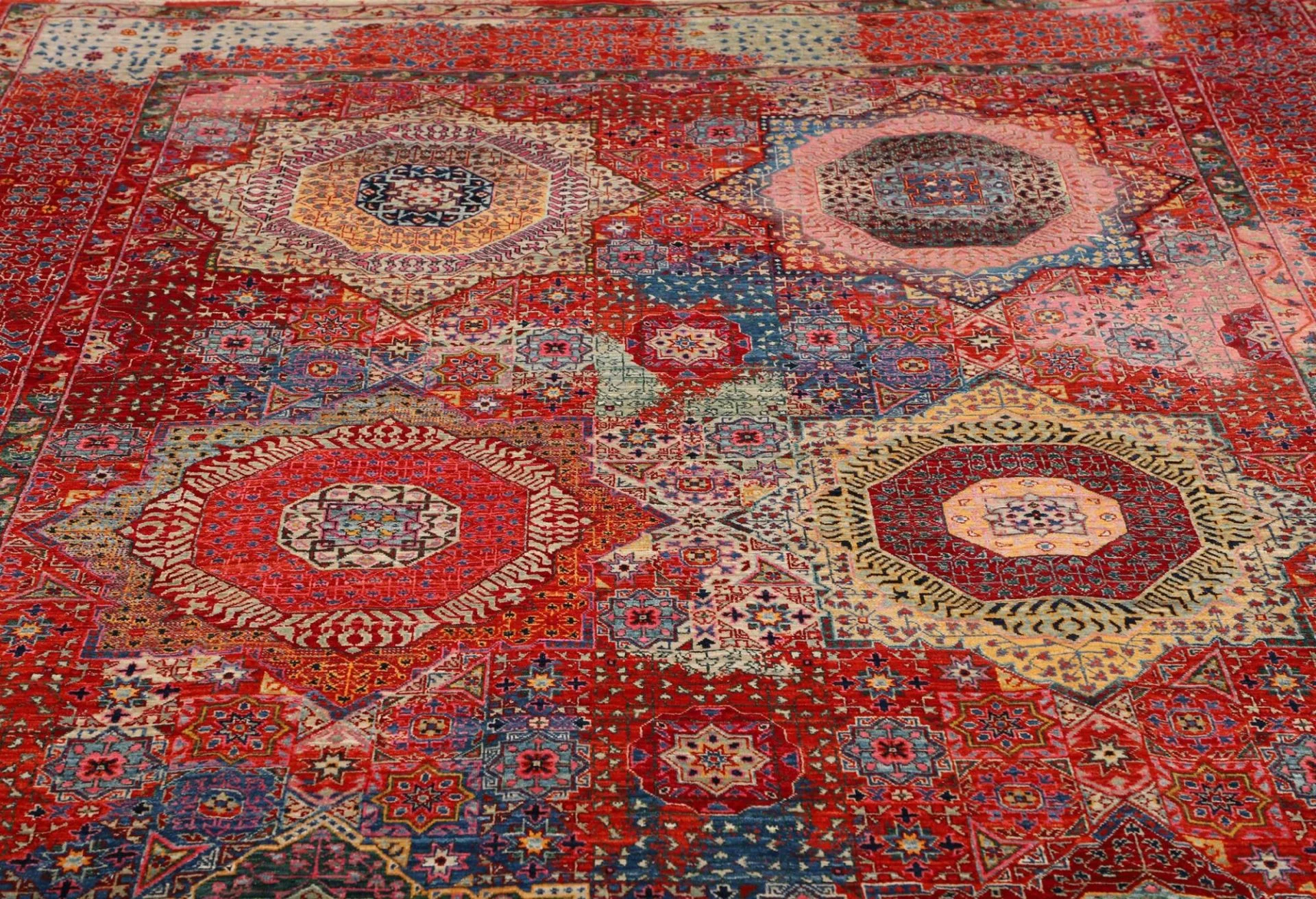 Mamluk Pakistani Rug — hand-knotted, 199 × 295 cm, Wool