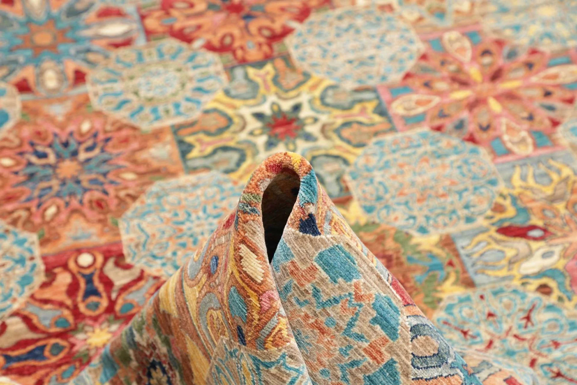 Samarkand Pakistani Rug 203 × 294 cm, Wool, hand-knotted