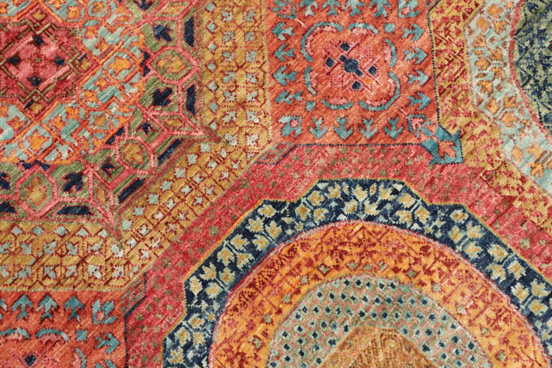 Hand-Knotted Wool Mamluk Pakistani Rug, 171 × 247 cm