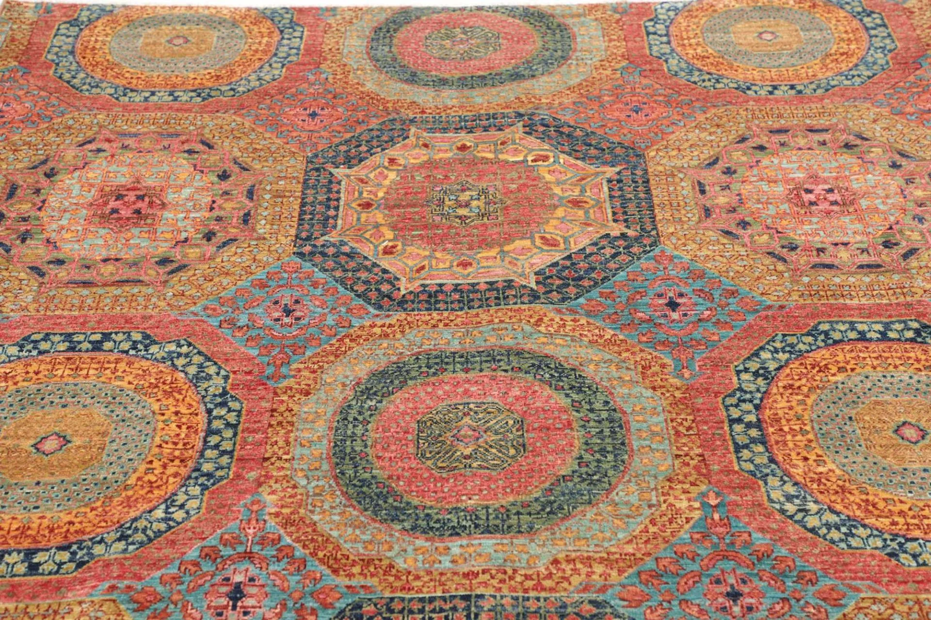 Hand-Knotted Wool Mamluk Pakistani Rug, 171 × 247 cm