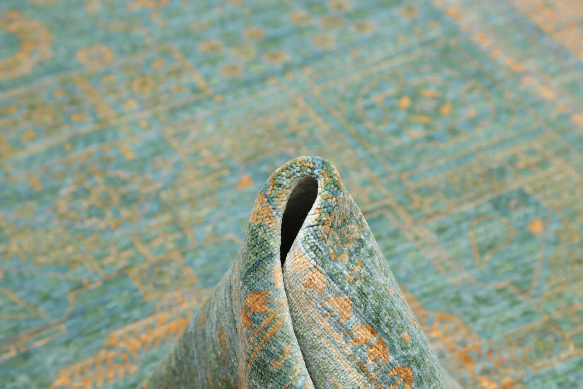 Mamluk Pakistani Rug 174 × 239 cm, Wool, hand-knotted