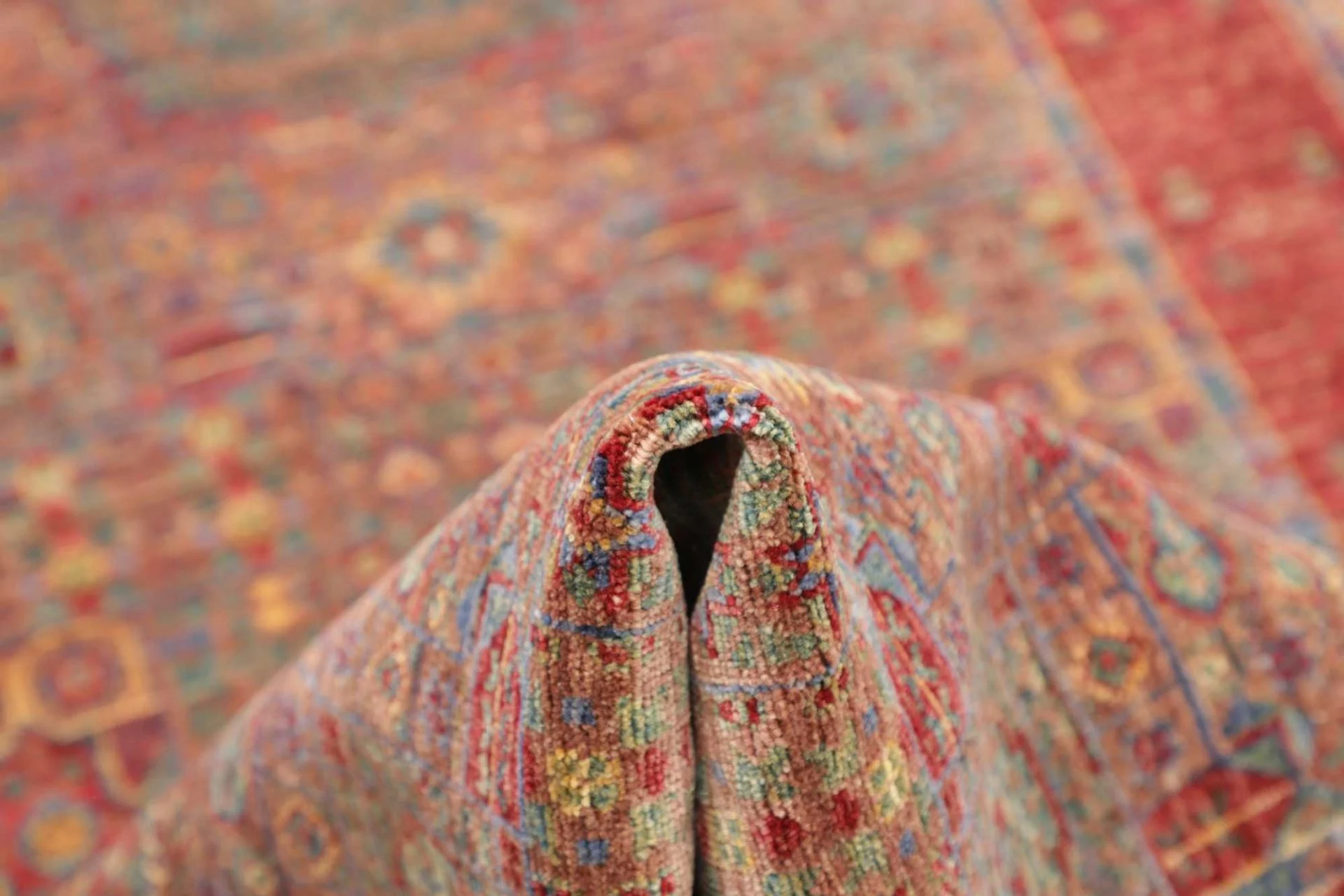 Hand-Knotted Wool Mamluk Pakistani Rug, 82 × 299 cm
