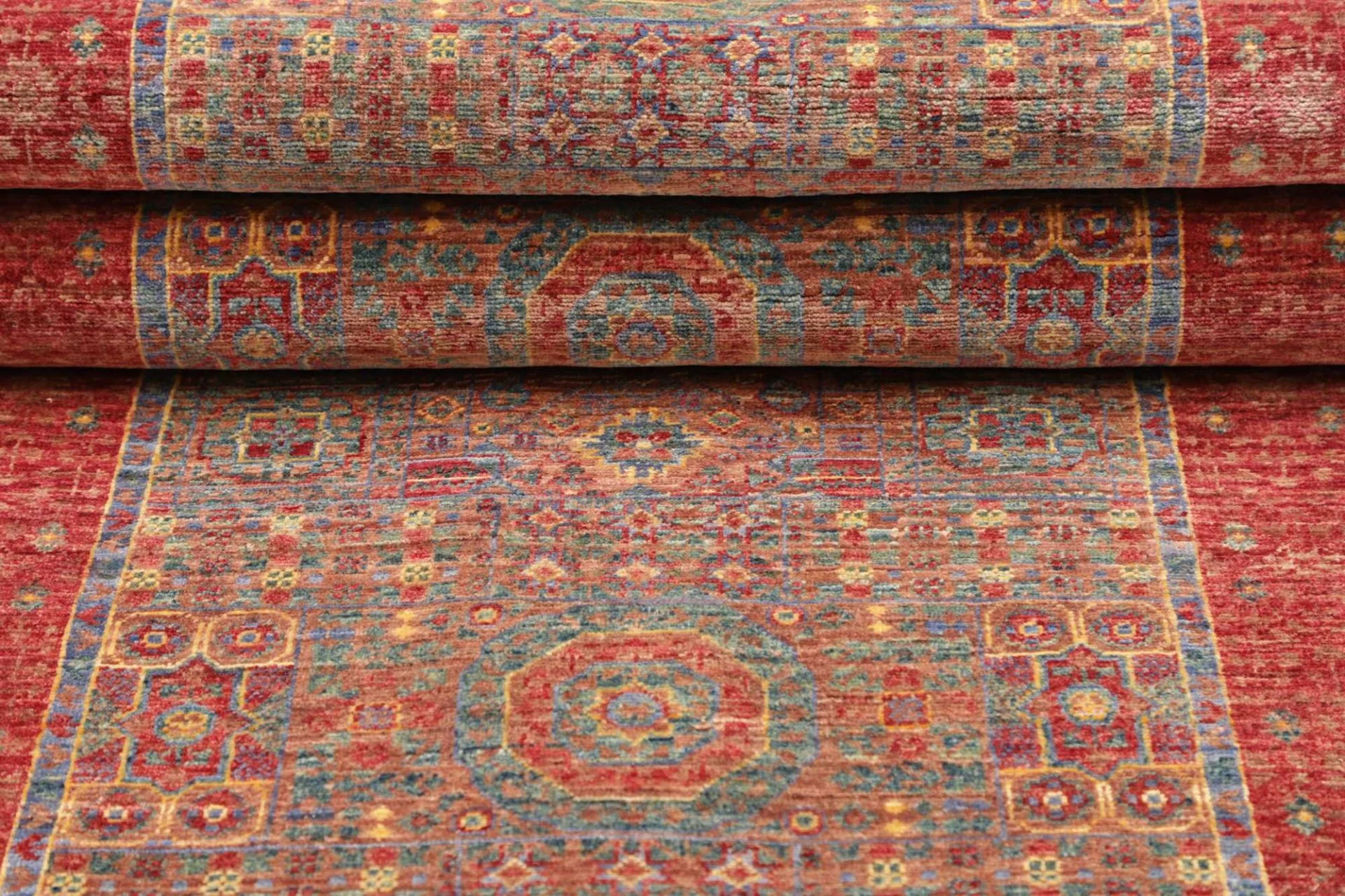 Hand-Knotted Wool Mamluk Pakistani Rug, 82 × 299 cm