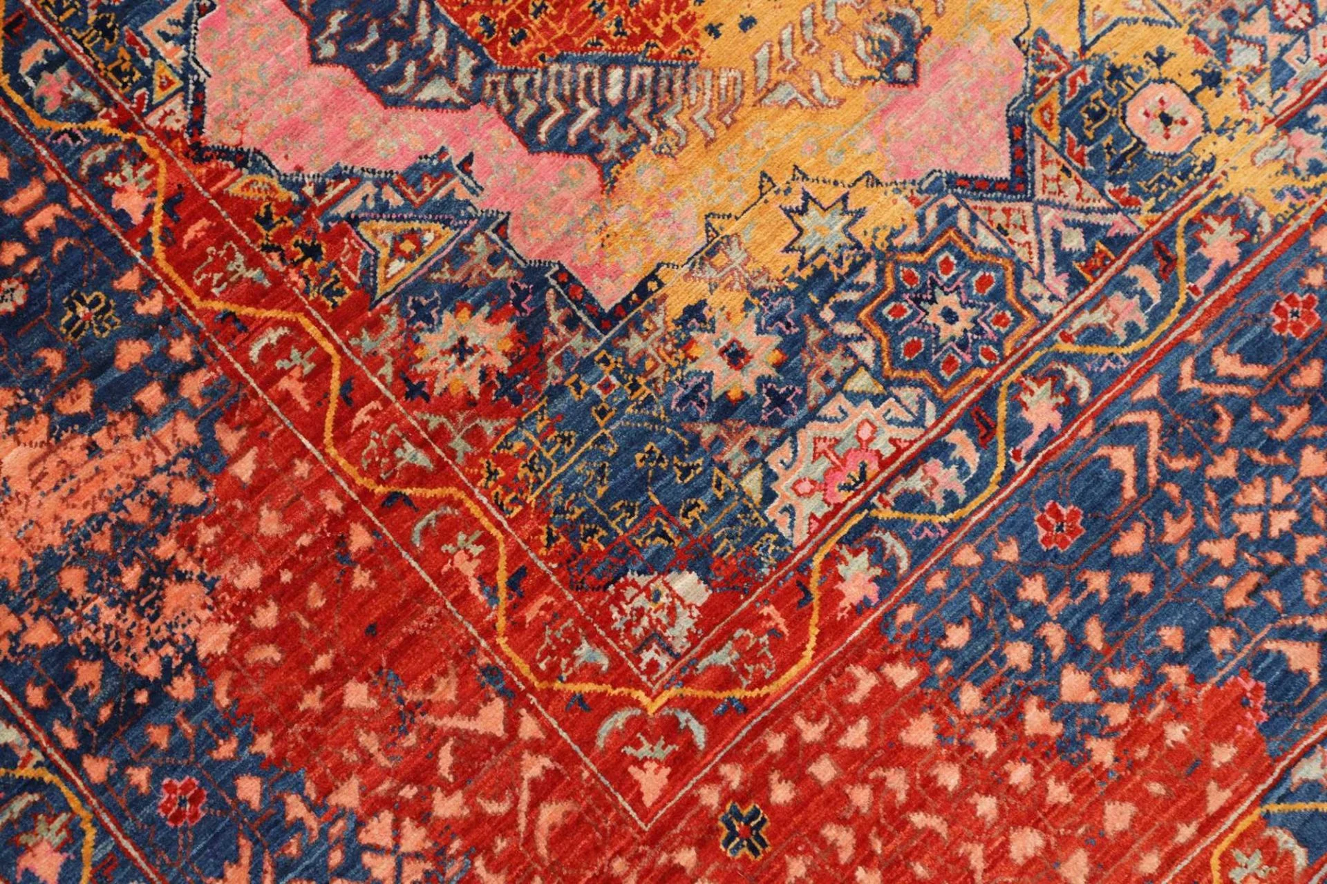 Hand-Knotted Wool Mamluk Pakistani Rug, 201 × 298 cm