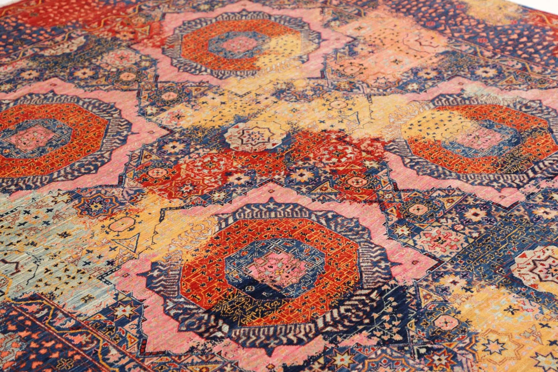 Hand-Knotted Wool Mamluk Pakistani Rug, 201 × 298 cm