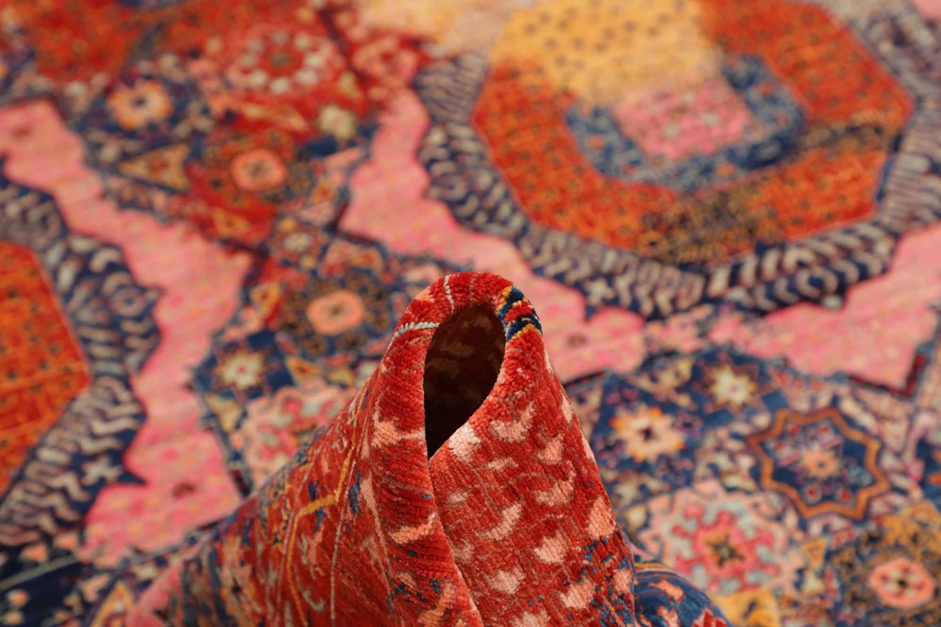 Hand-Knotted Wool Mamluk Pakistani Rug, 201 × 298 cm