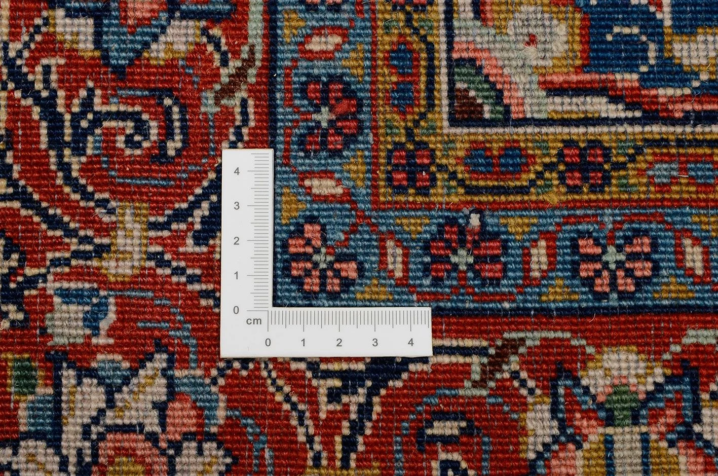 Sarouk Persian Rug 135 × 208 cm, Wool, hand-knotted