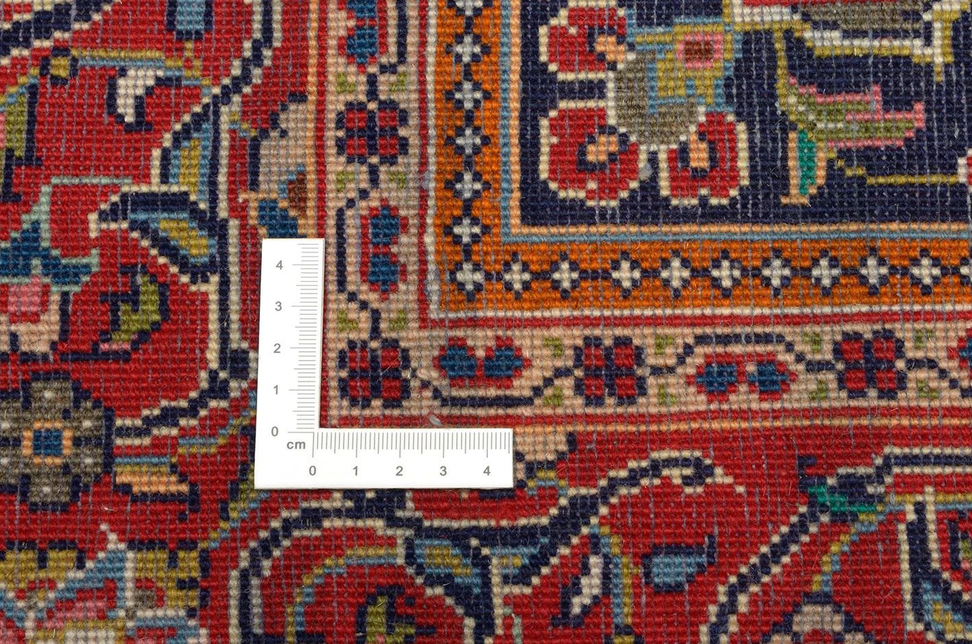 Sarouk Persian Rug 138 × 215 cm, Wool, hand-knotted