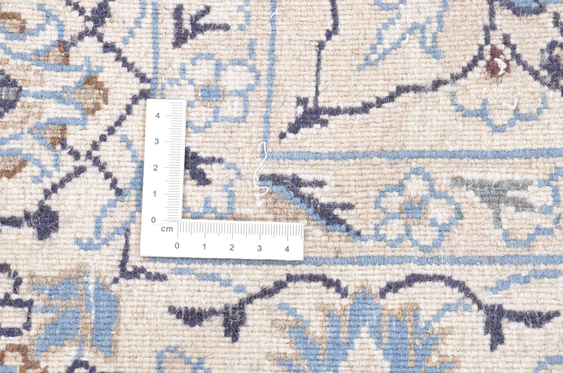 Nain Persian Rug — hand-knotted, 117 × 212 cm, Wool