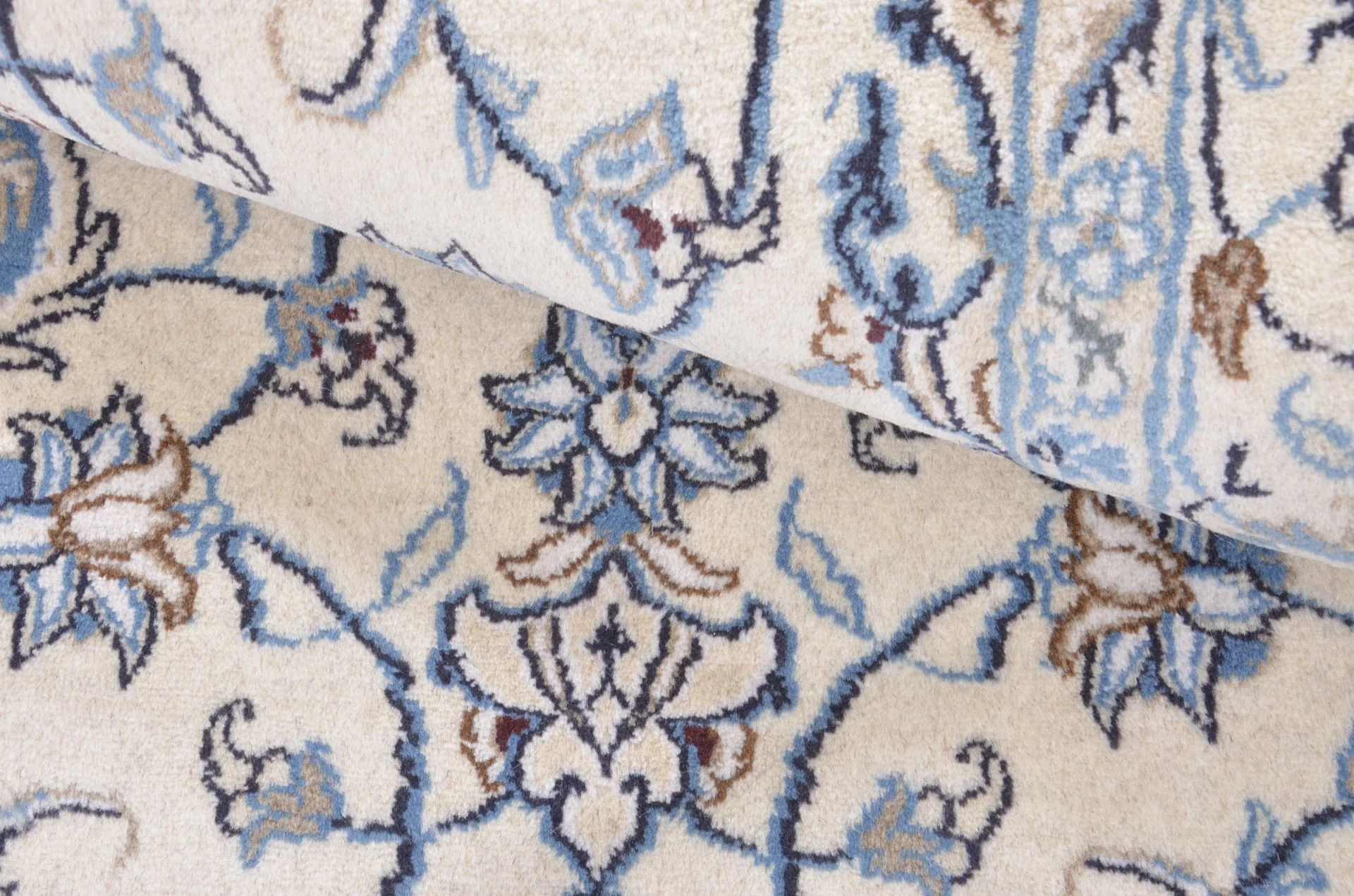 Nain Persian Rug — hand-knotted, 117 × 212 cm, Wool