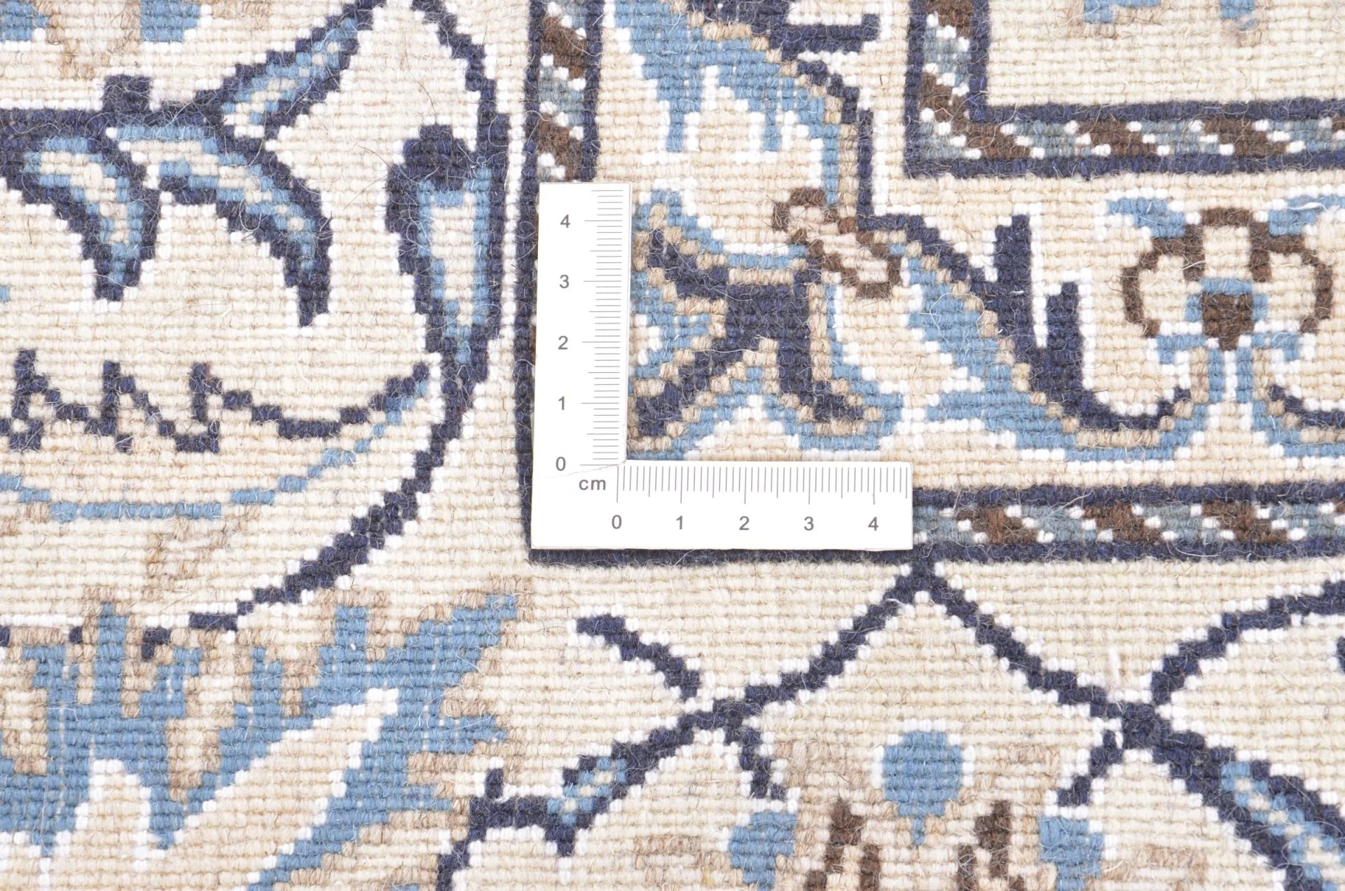 Nain Persian Rug 165 × 238 cm, Wool, hand-knotted