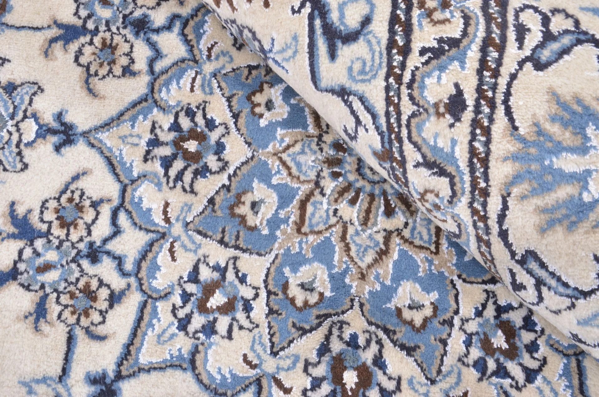 Nain Persian Rug 165 × 238 cm, Wool, hand-knotted