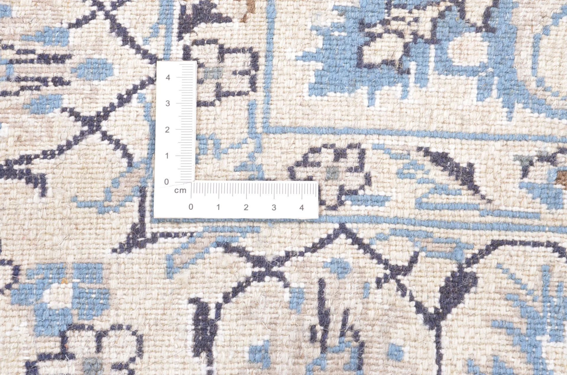 Nain Persian Rug — hand-knotted, 115 × 221 cm, Wool
