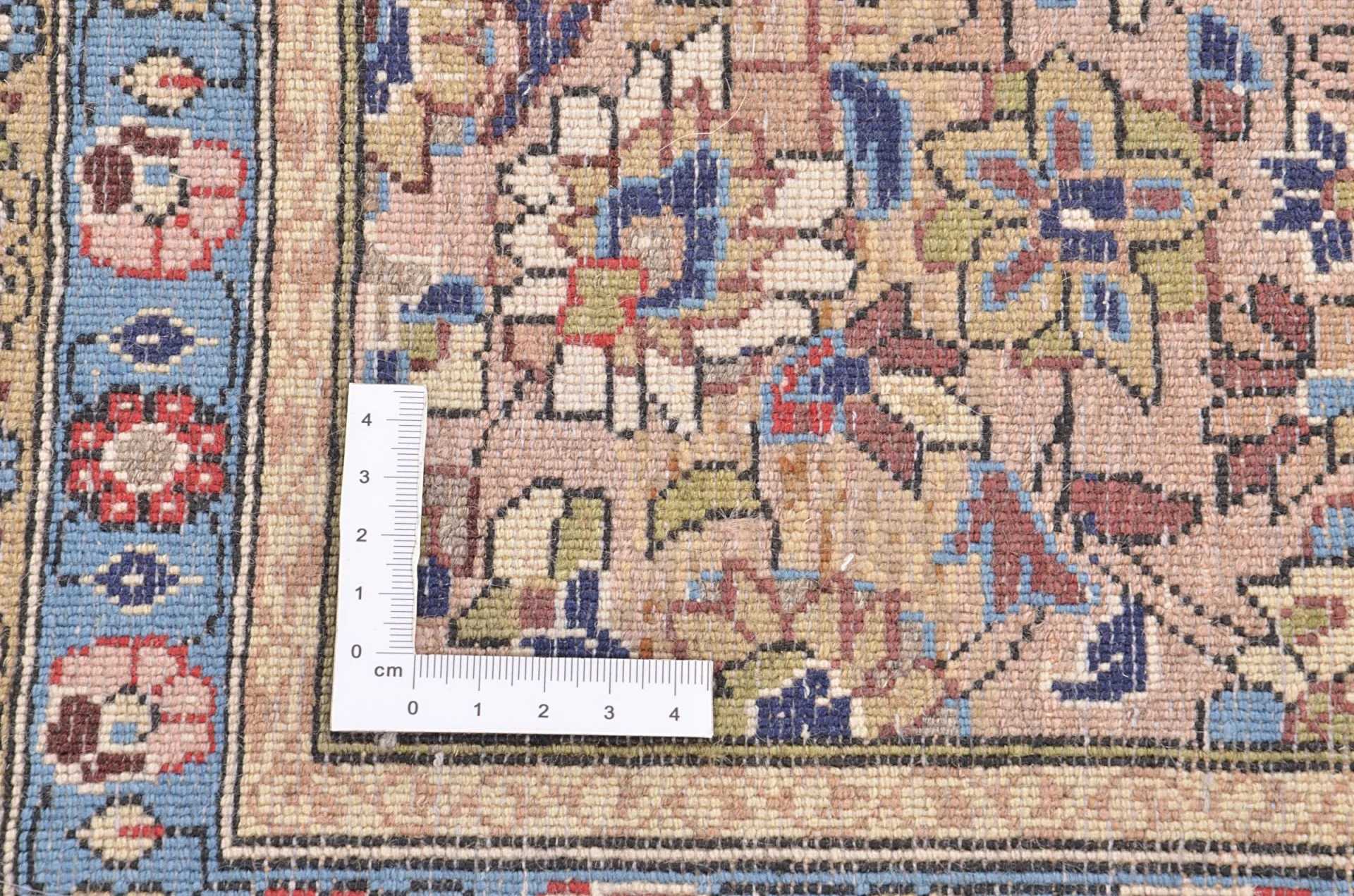 Hand-Knotted Wool Qom Persian Rug, 140 × 200 cm