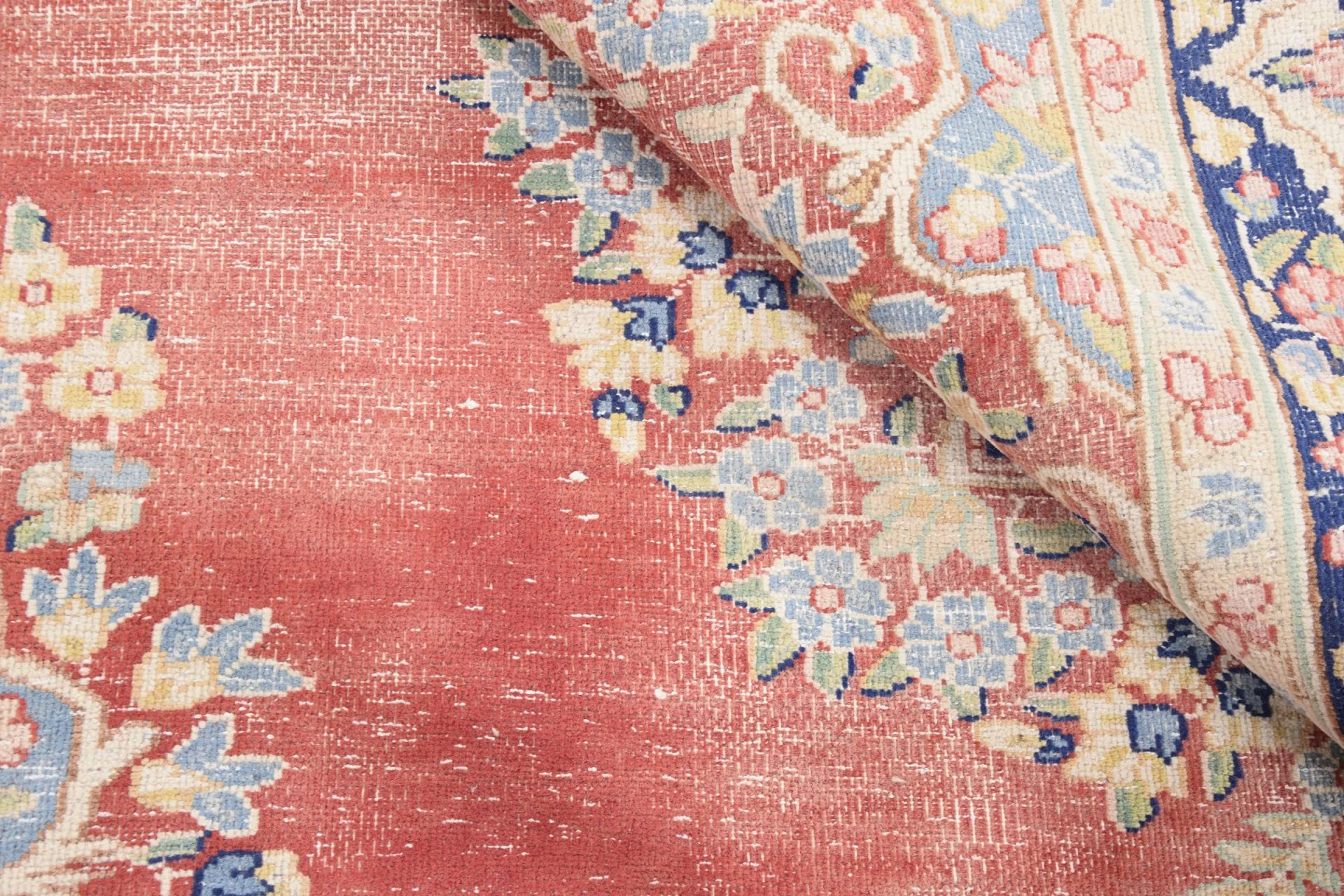 Hand-Knotted Wool Pakistani Rug, 152 × 217 cm