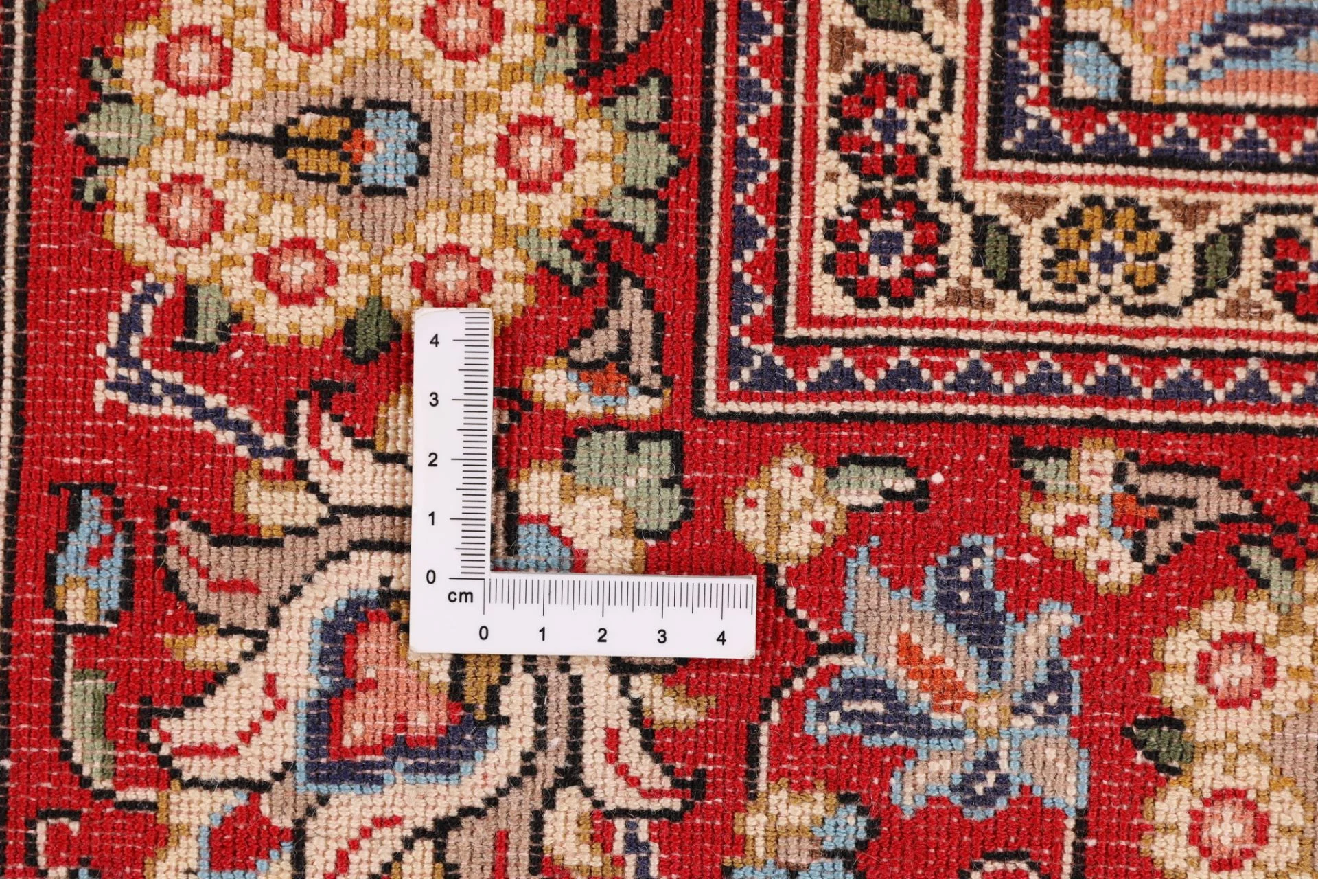 Qom Persian Rug — hand-knotted, 132 × 194 cm, Wool