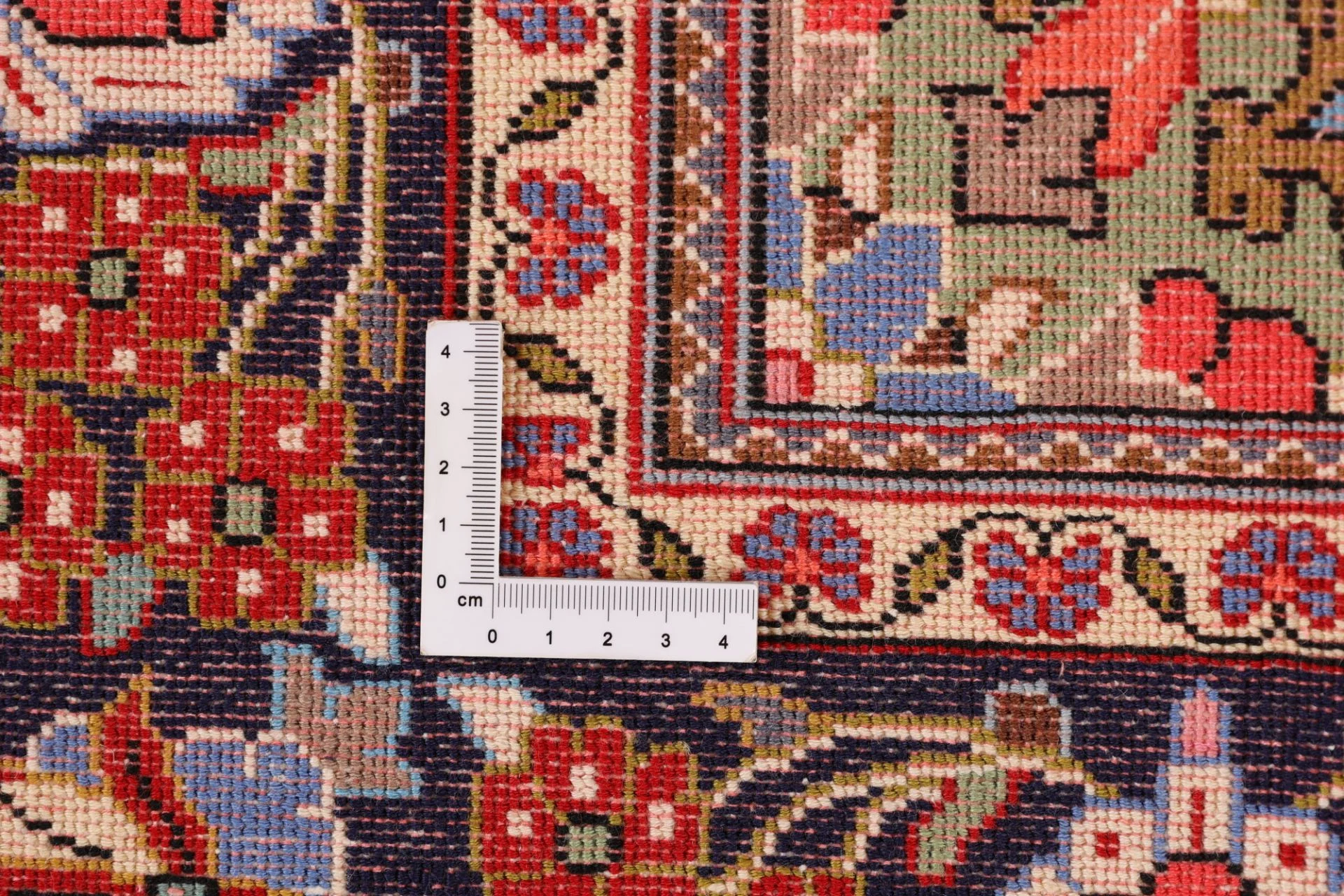 Hand-Knotted Wool Qom Persian Rug, 141 × 212 cm