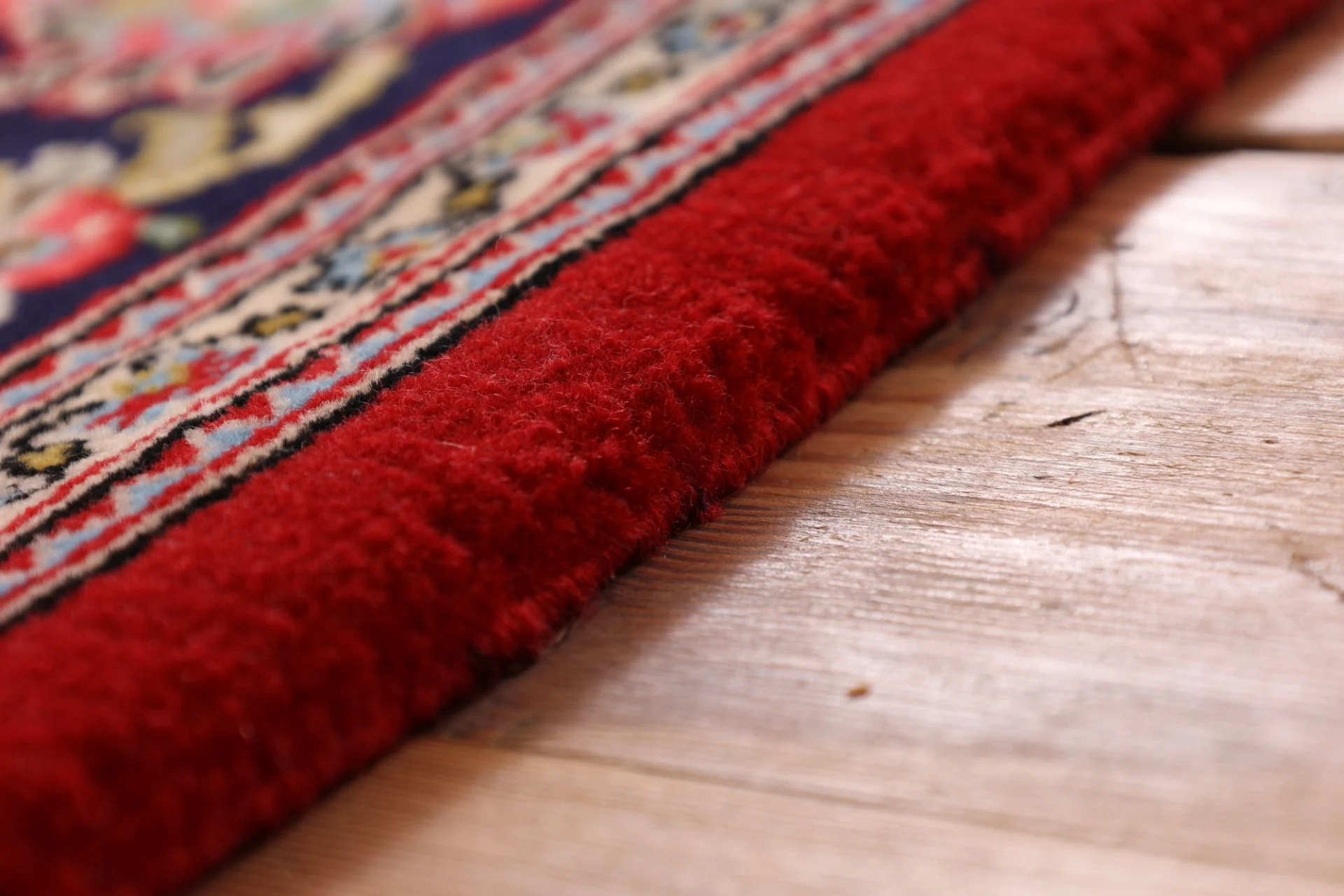 Qom Persian Rug — hand-knotted, 141 × 179 cm, Wool