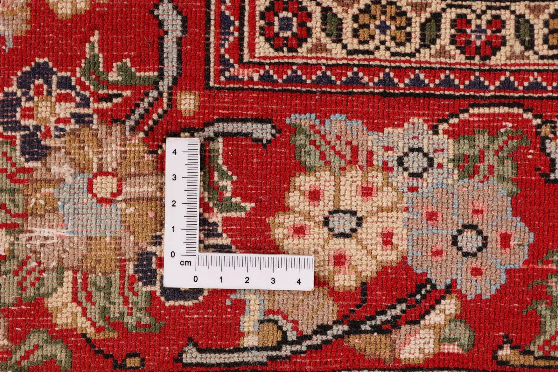 Qom Persian Rug 129 × 184 cm, Wool, hand-knotted
