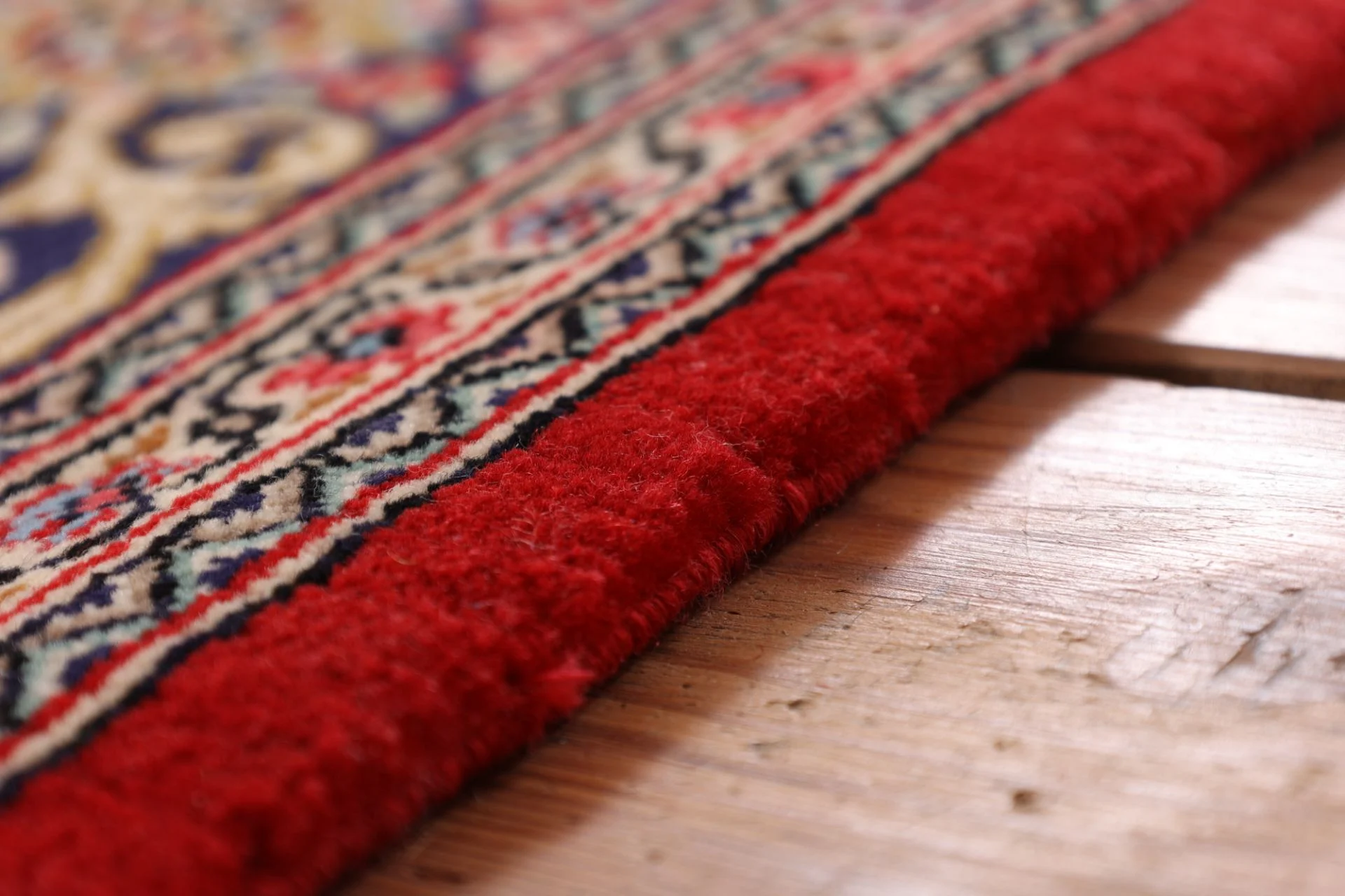 Qom Persian Rug 137 × 185 cm, Wool, hand-knotted