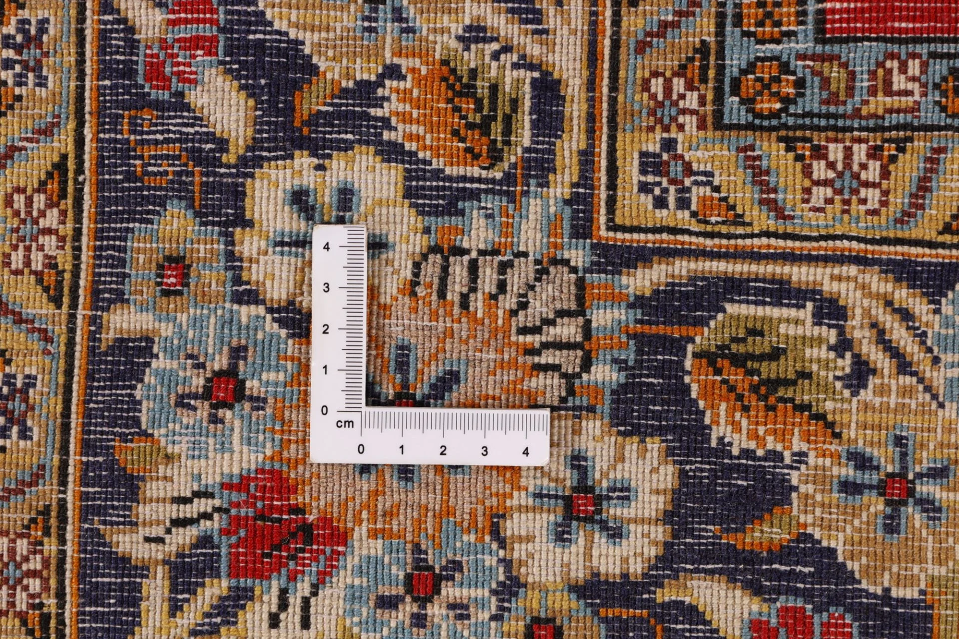 Qom Persian Rug — hand-knotted, 144 × 216 cm, Wool