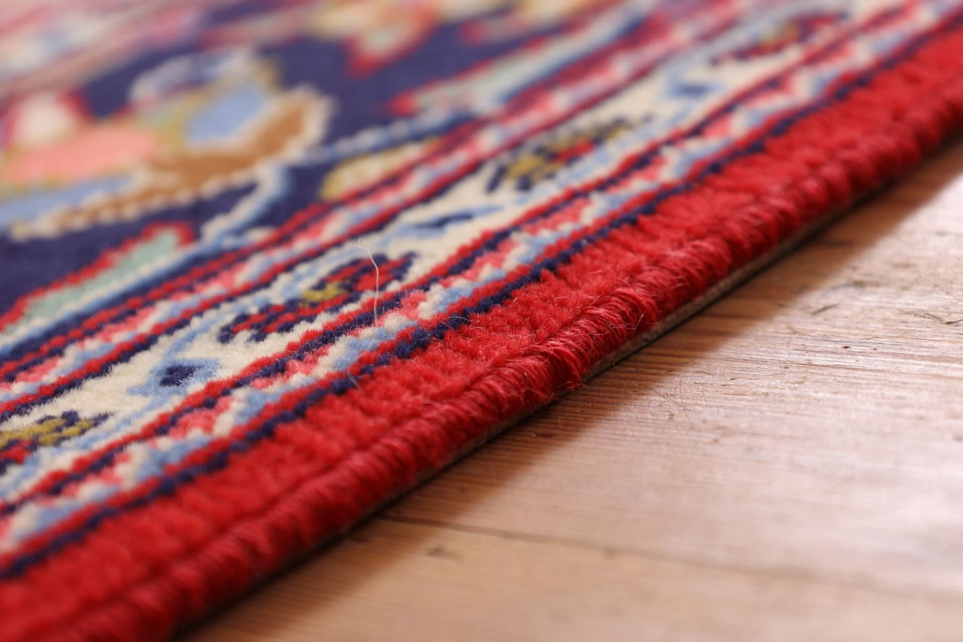 Qom Persian Rug 131 × 199 cm, Wool, hand-knotted