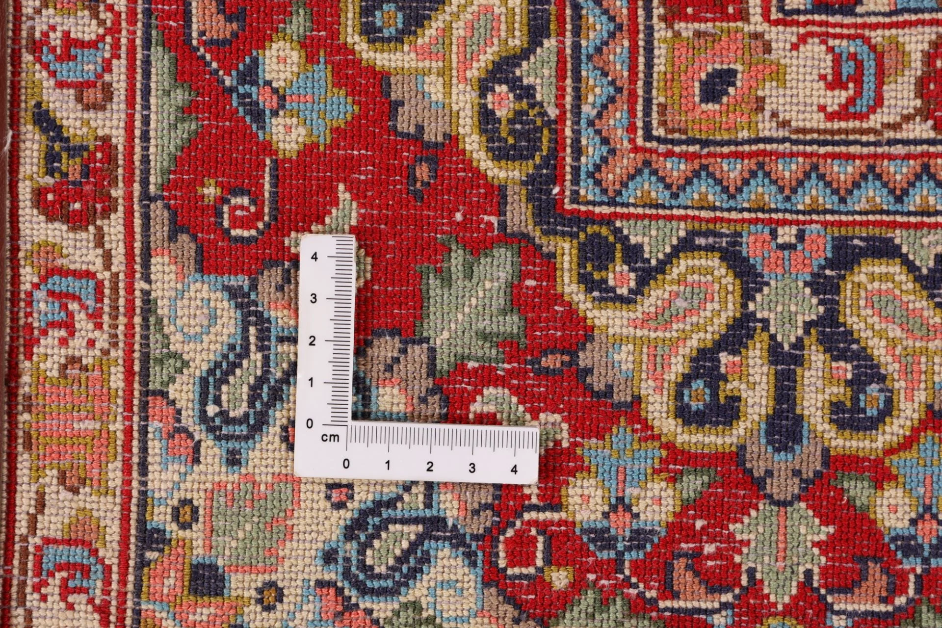 Hand-Knotted Wool Qom Persian Rug, 122 × 182 cm