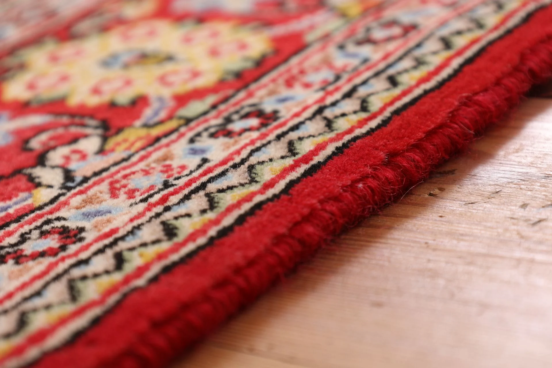 Qom Persian Rug 122 × 178 cm, Wool, hand-knotted