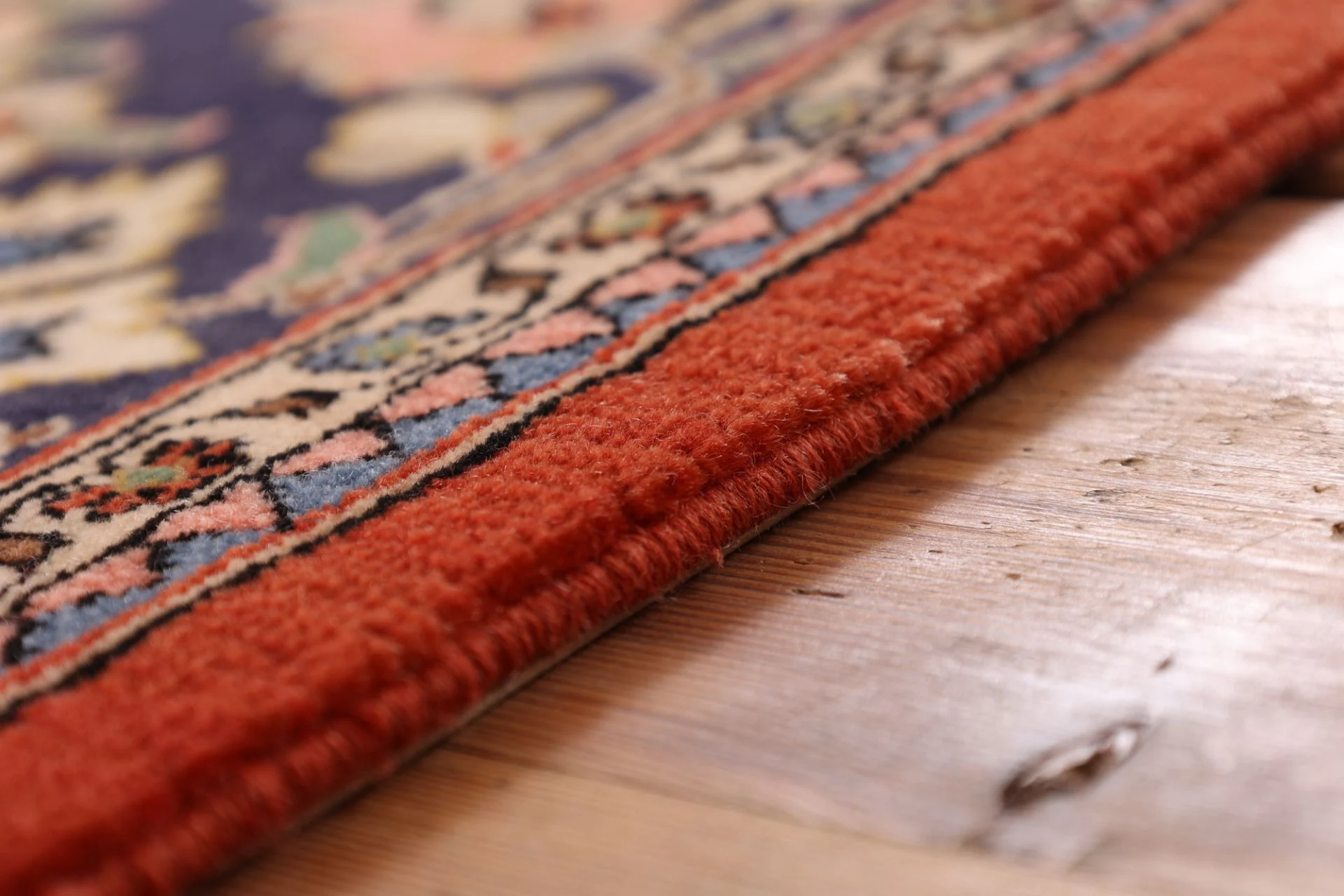 Qom Persian Rug 136 × 204 cm, Wool, hand-knotted