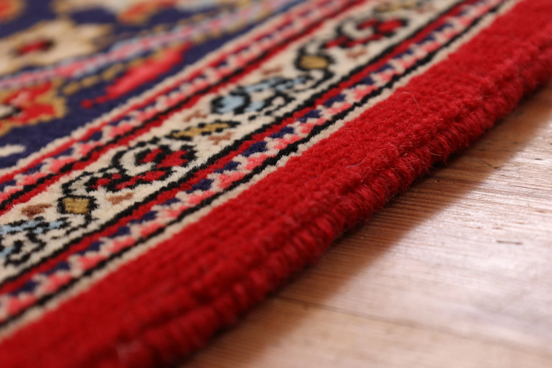 Qom Persian Rug 132 × 203 cm, Wool, hand-knotted