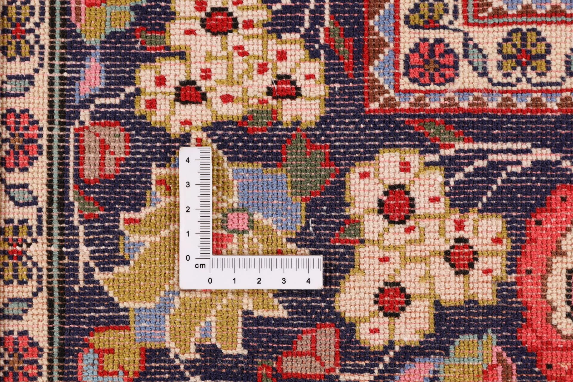 Qom Persian Rug — hand-knotted, 132 × 206 cm, Wool