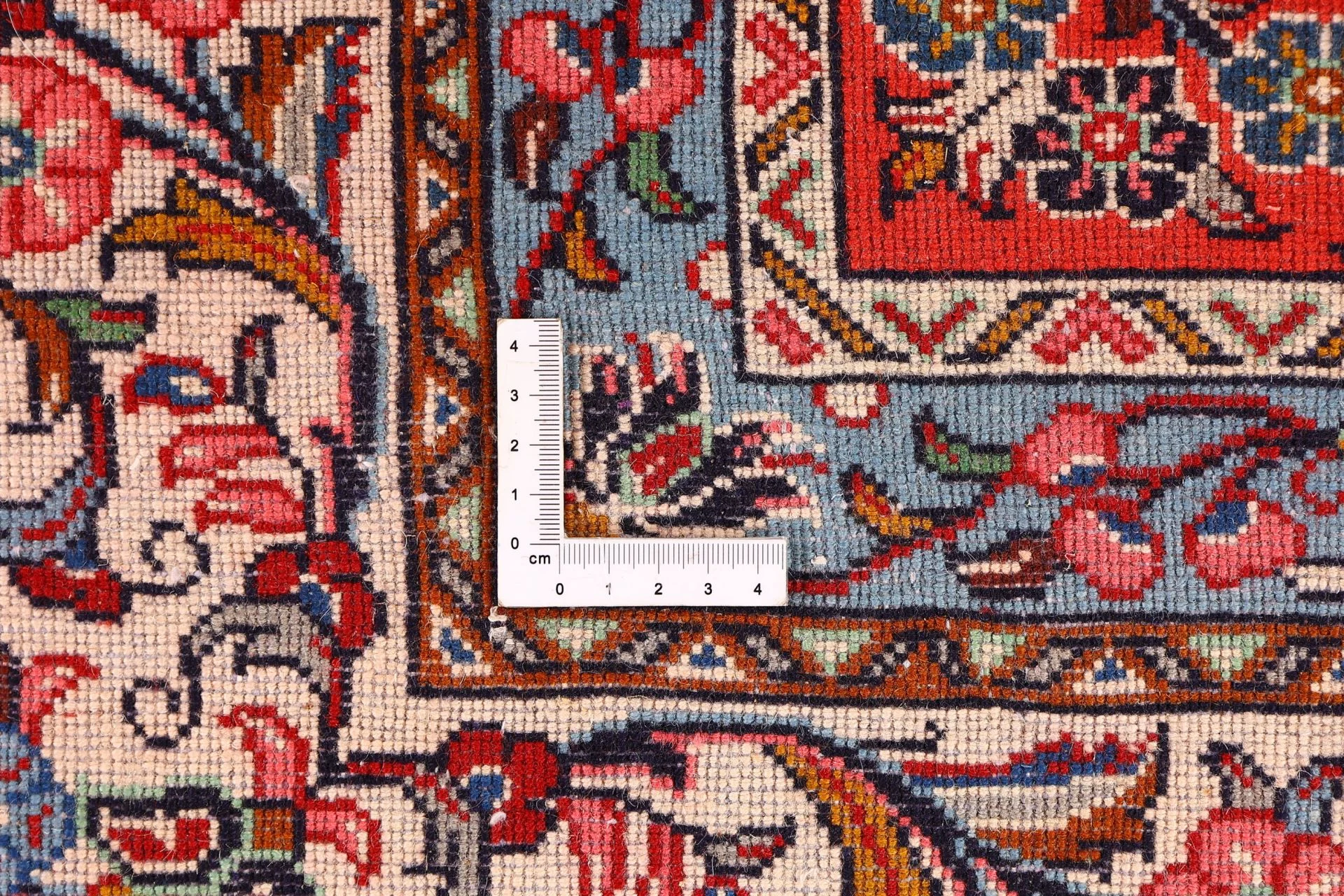 Hand-Knotted Wool Sarouk Persian Rug, 216 × 274 cm