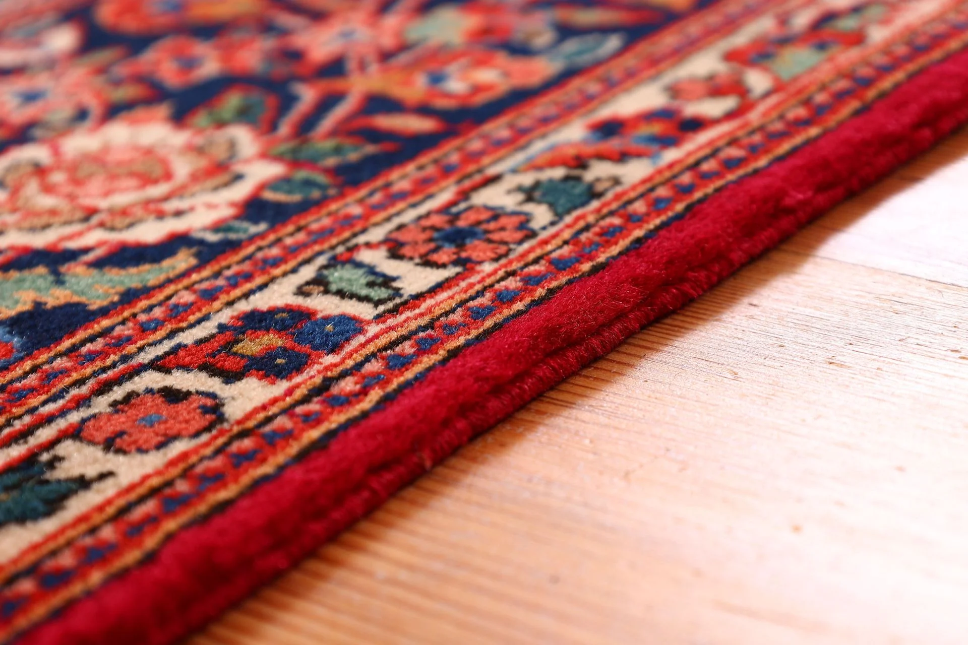 Hand-Knotted Wool Kashan Persian Rug, 130 × 200 cm